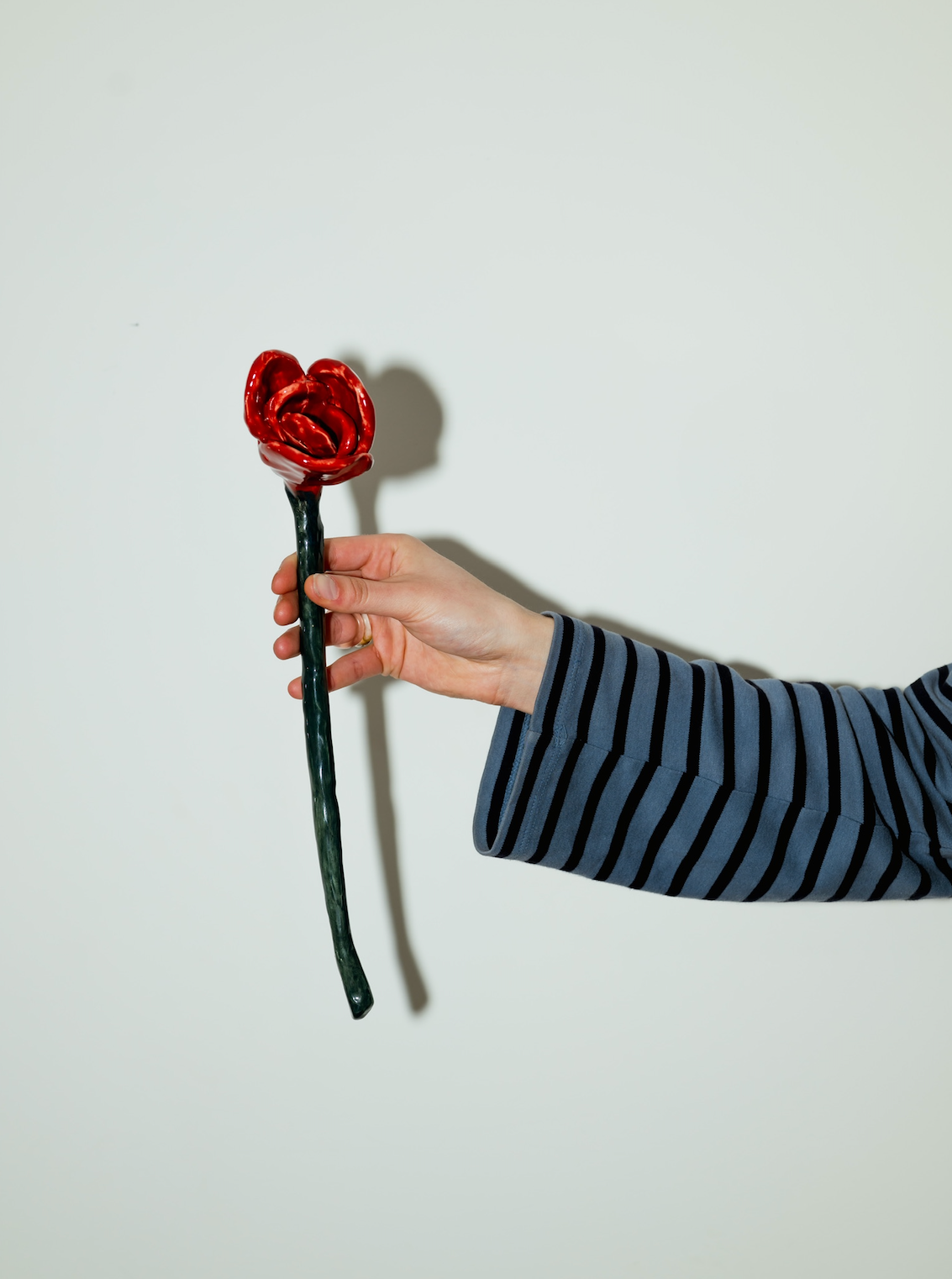 Den Haag The Hague. Keramiek. klei. ceramics. Workshops. Handopbouw. Handbuilding workshops and Events. Groepsuitjes team outing. ceramic letters. hand boetseren. Klei boetseren.