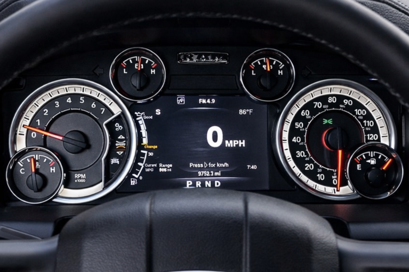 RAM dashboard showing no air suspension warning lights