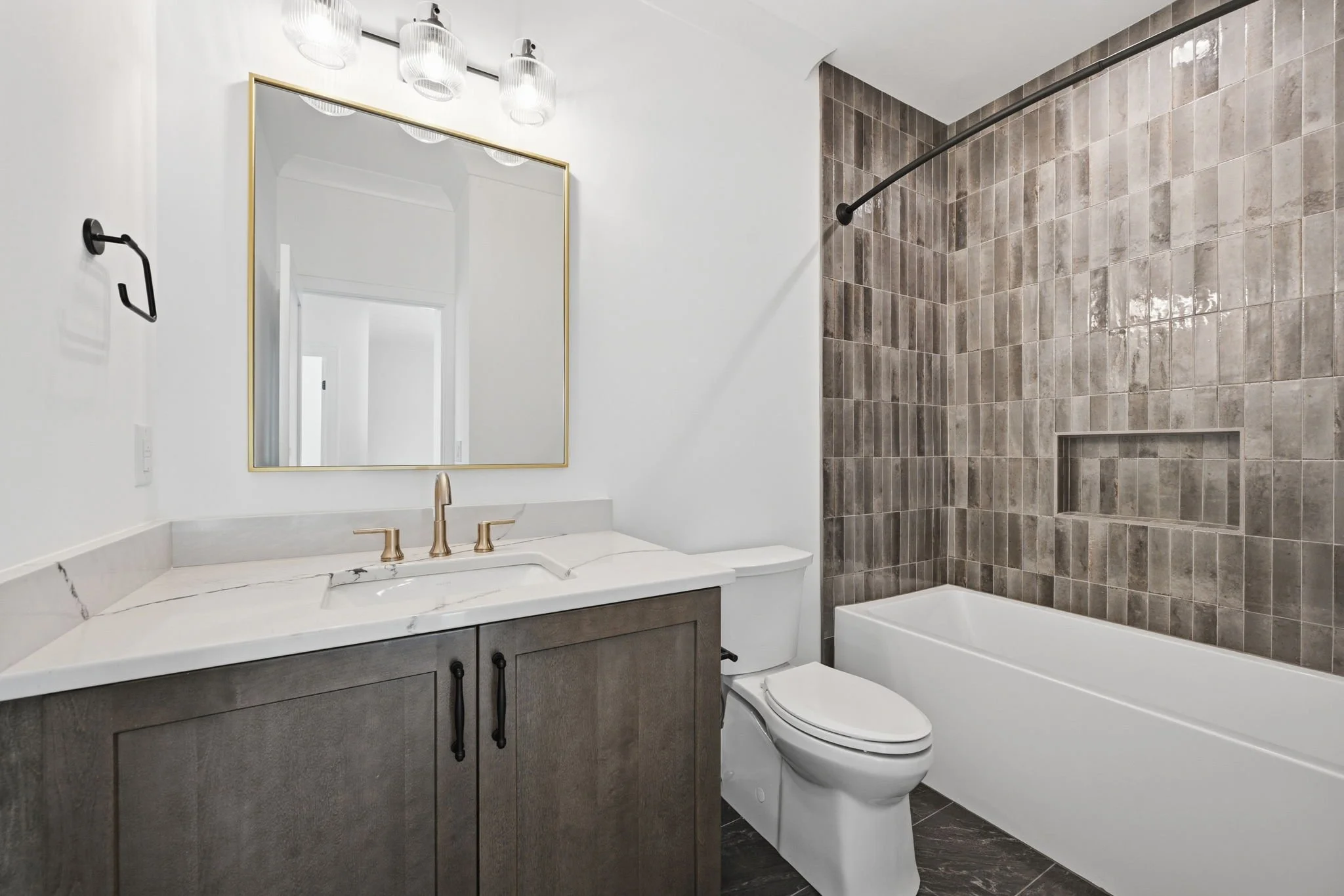 610 Bath 2.jpg