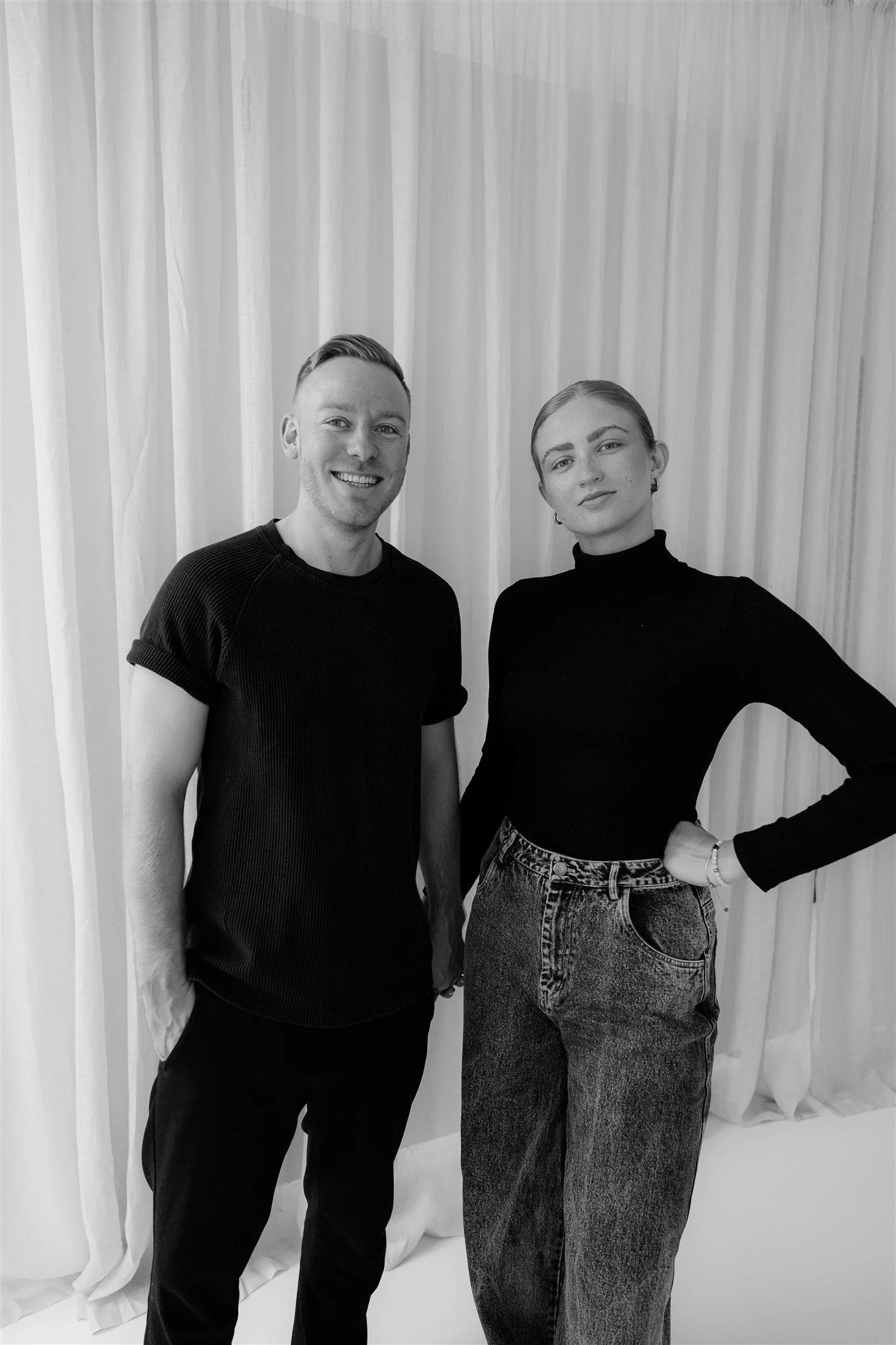 modern Studio Couple Photoshoot 
| wild:studios Stuttgart