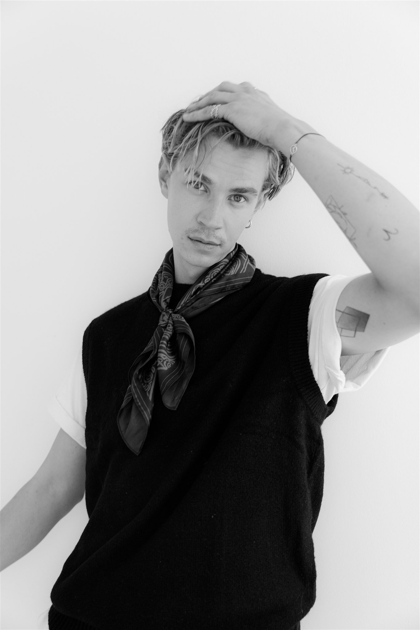 Portrait Shooting Polas im Studio wild:studios in Stuttgart moderne cleane Studiofotografie von Anna macht Fotos