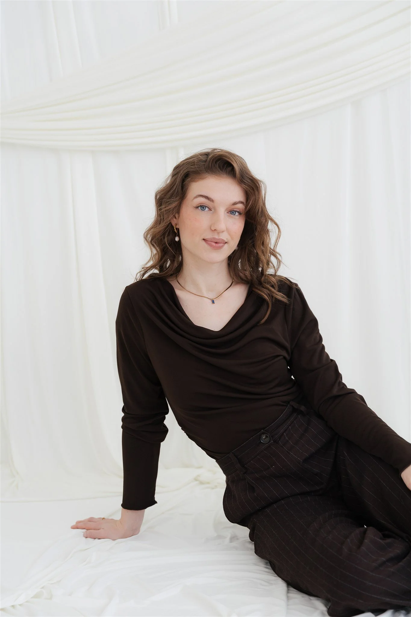 Personal branding portrait in an editorial style, highlighting confidence, authenticity and visual clarity.
