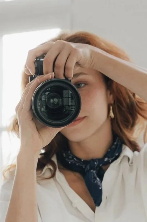 Anna van der Veen mit Kamera – The Soft Start Kapitel 0, Kamera-Start für Fotografie-Einsteiger