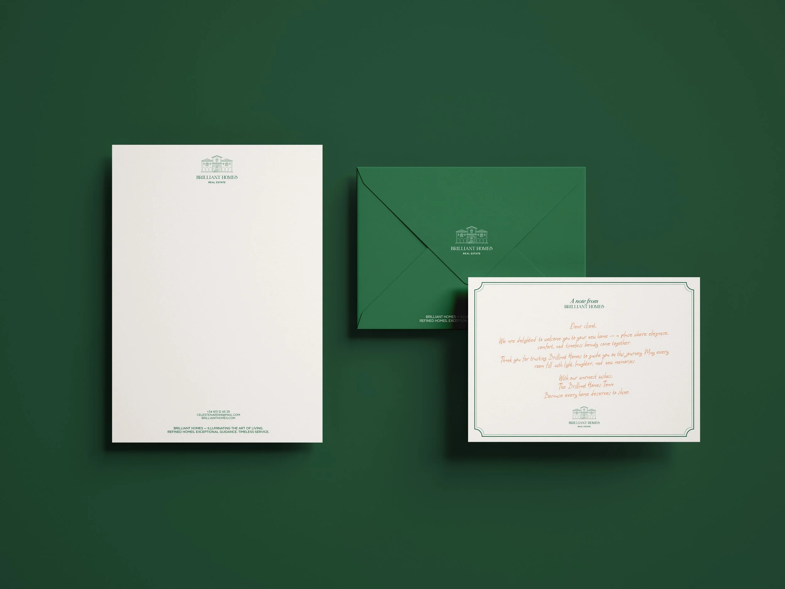 papelería de marca con logotipo y mensaje de una inmobiliaria llamada Brilliant Homes, en color verde y blanco, incluye carta, sobre y hoja la blanca con texto.