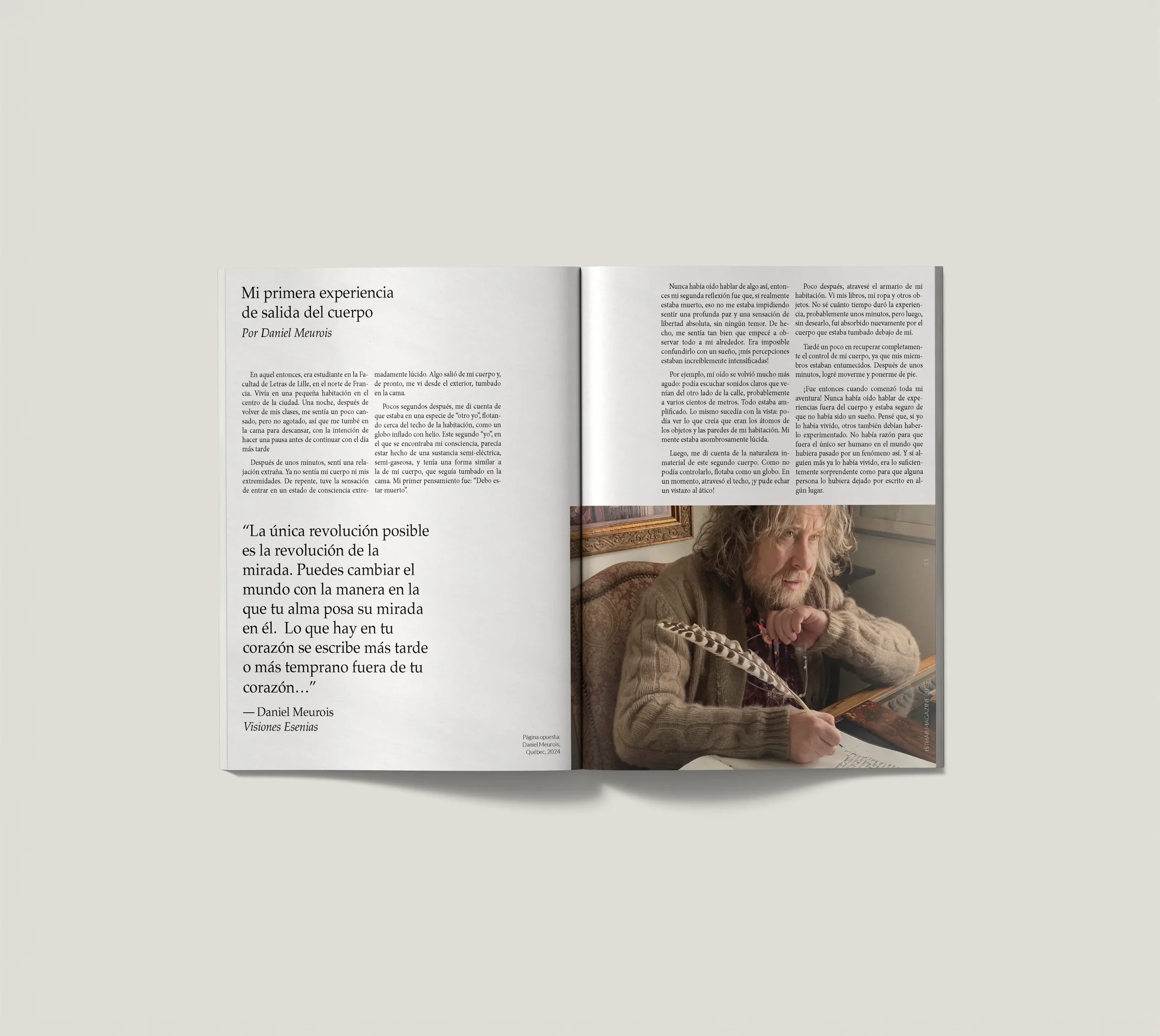 Página de revista con texto en español y una fotografía de un hombre con barba escribiendo con pluma en una mesa, en un ambiente clásico.