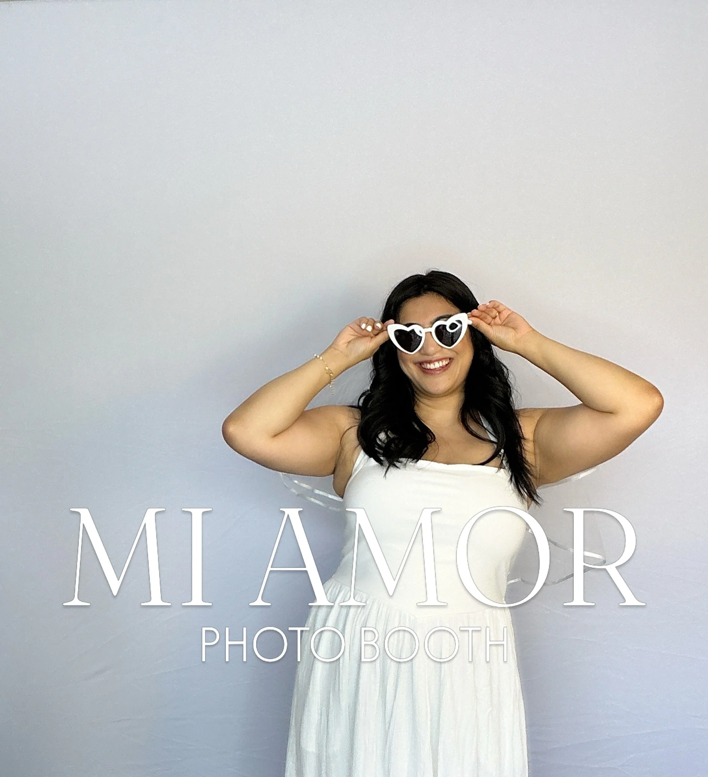 Bachelorette party Photo Booth 💕✨
With the most stunning Bride-to-be! 👰🏻&zwj;♀️