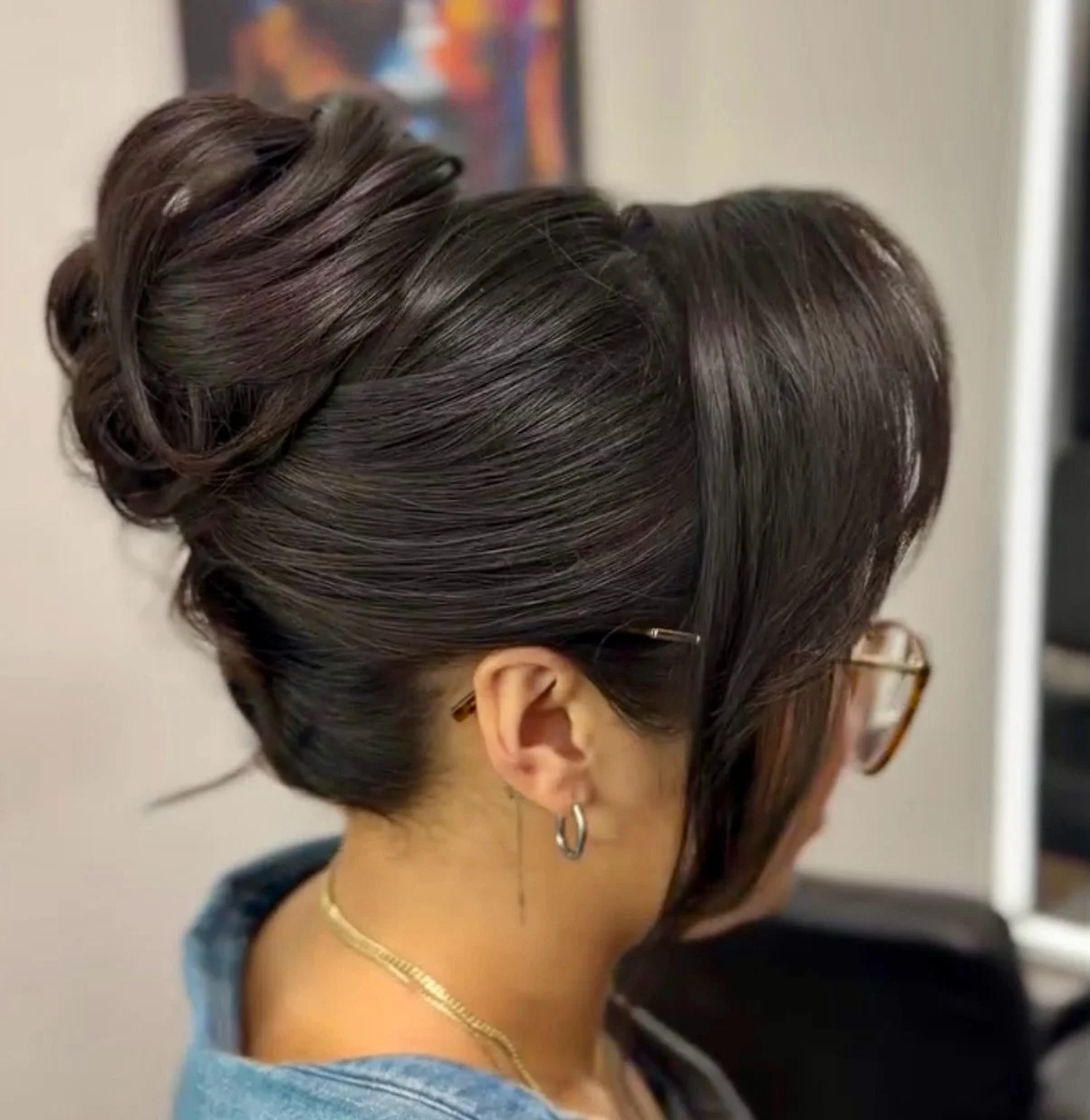 Can I do up-dos for the rest of my life please✨

Hair by Juanita of @livlove_beauty

2026 is booking up quickly! 🤍✨Inquire in bio/ www.livlovebeauty.com or email livlovebeauty25@gmail.com

#bridalhair #guelph #cambridgehairstylist #guelphhairstylist