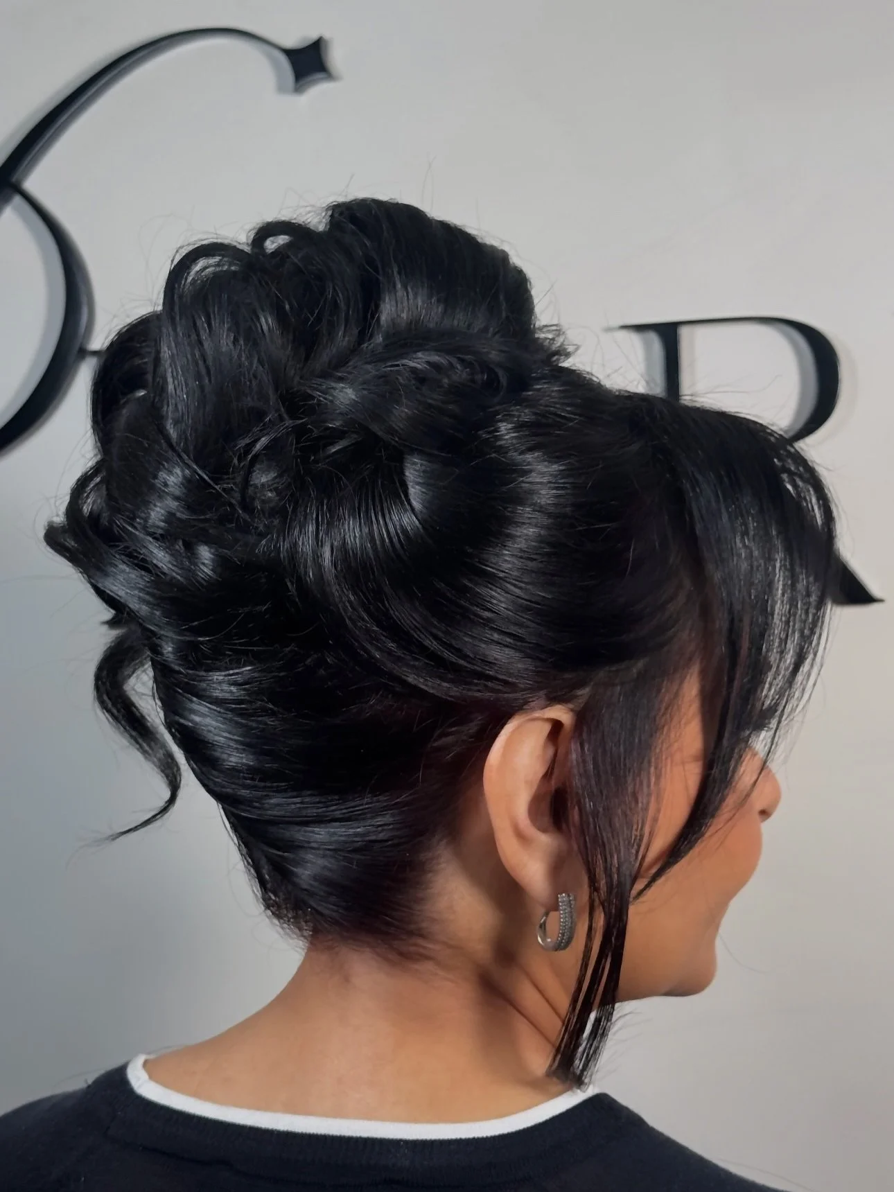 MOG-to-be coming in hot ❤️&zwj;🔥

This mom of the groom is soooo ch&iacute;c, this hair and her chosen dress, omg. She&rsquo;s going to be STUNNIN&rsquo;

Anyways, her trial requires a full on post here so ya&hellip;

Hair by me @livlove_beauty 
Rep