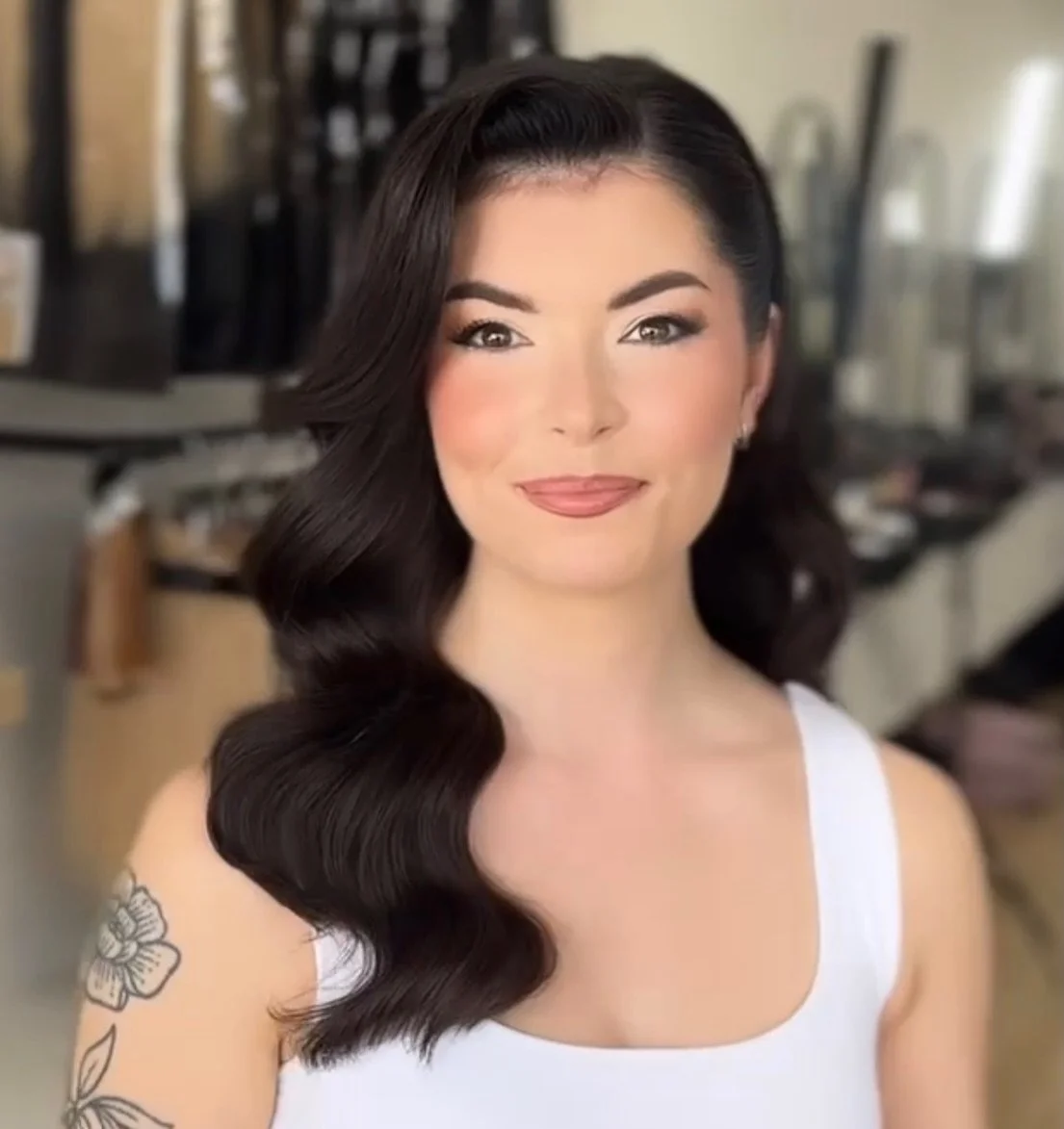 Inquire for your 2027 date in bio or send a DM 🫶🏼

Hair by Juanita of @livlove_beauty 
~
Representing @pearlgirlmakeupstudio 

#torontohairstylist #guelphhairstylist #cambridgehairstylist #kitchenerhairstylist  #gtahairartist 

Blowout
Glam waves
W