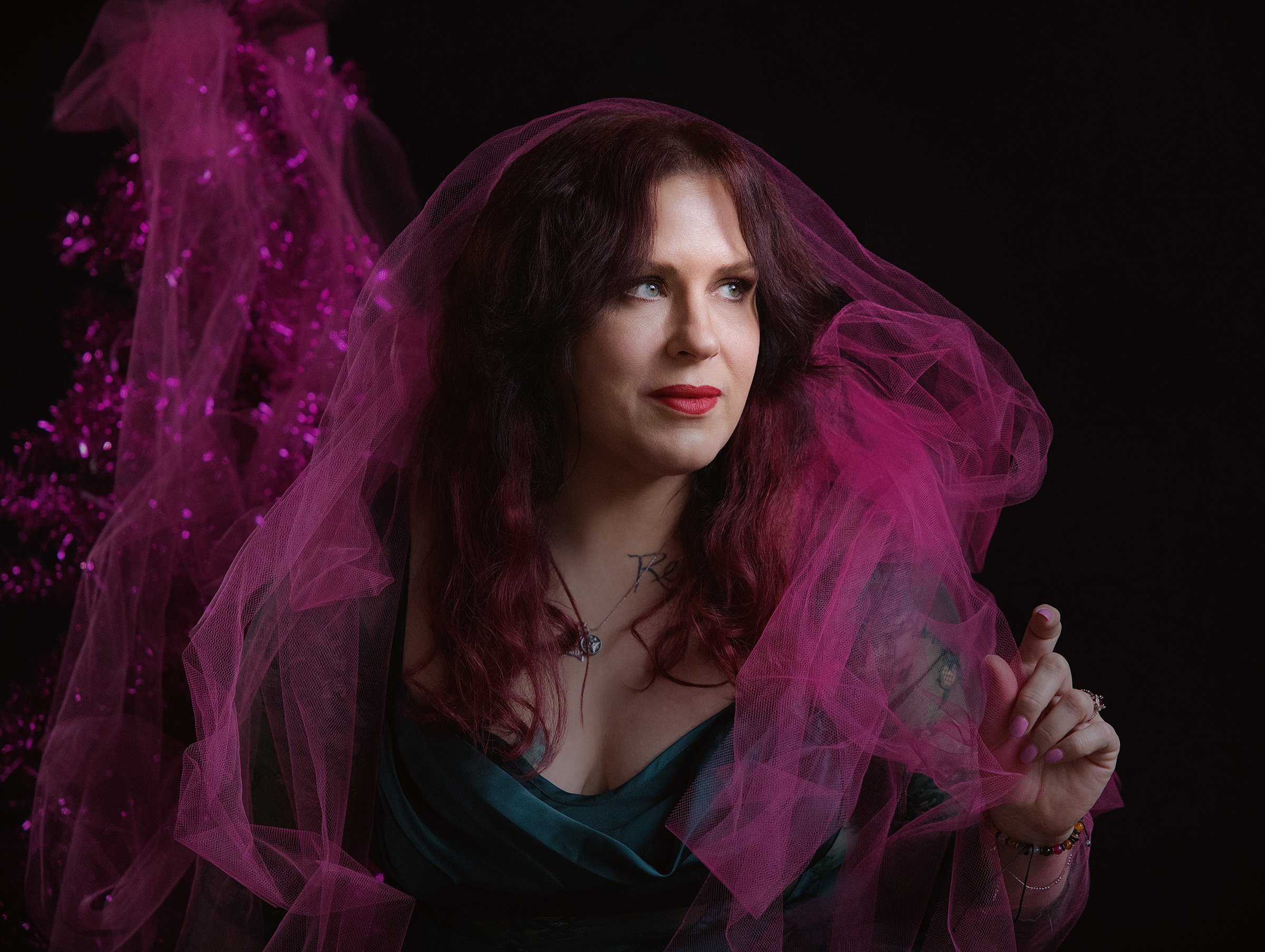 Holiday-Mythos Lens-Web-5.jpg