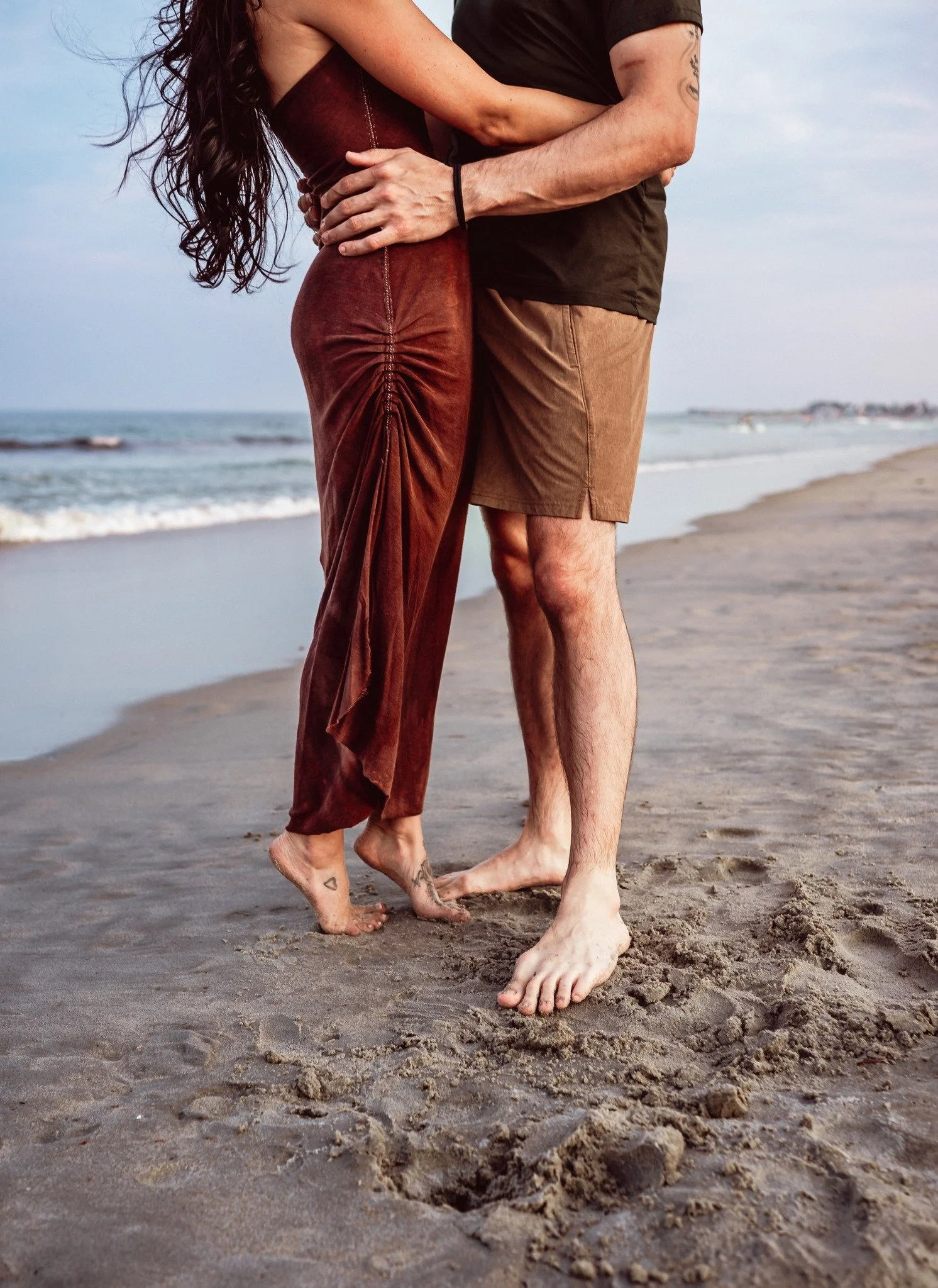 beach couple main coast