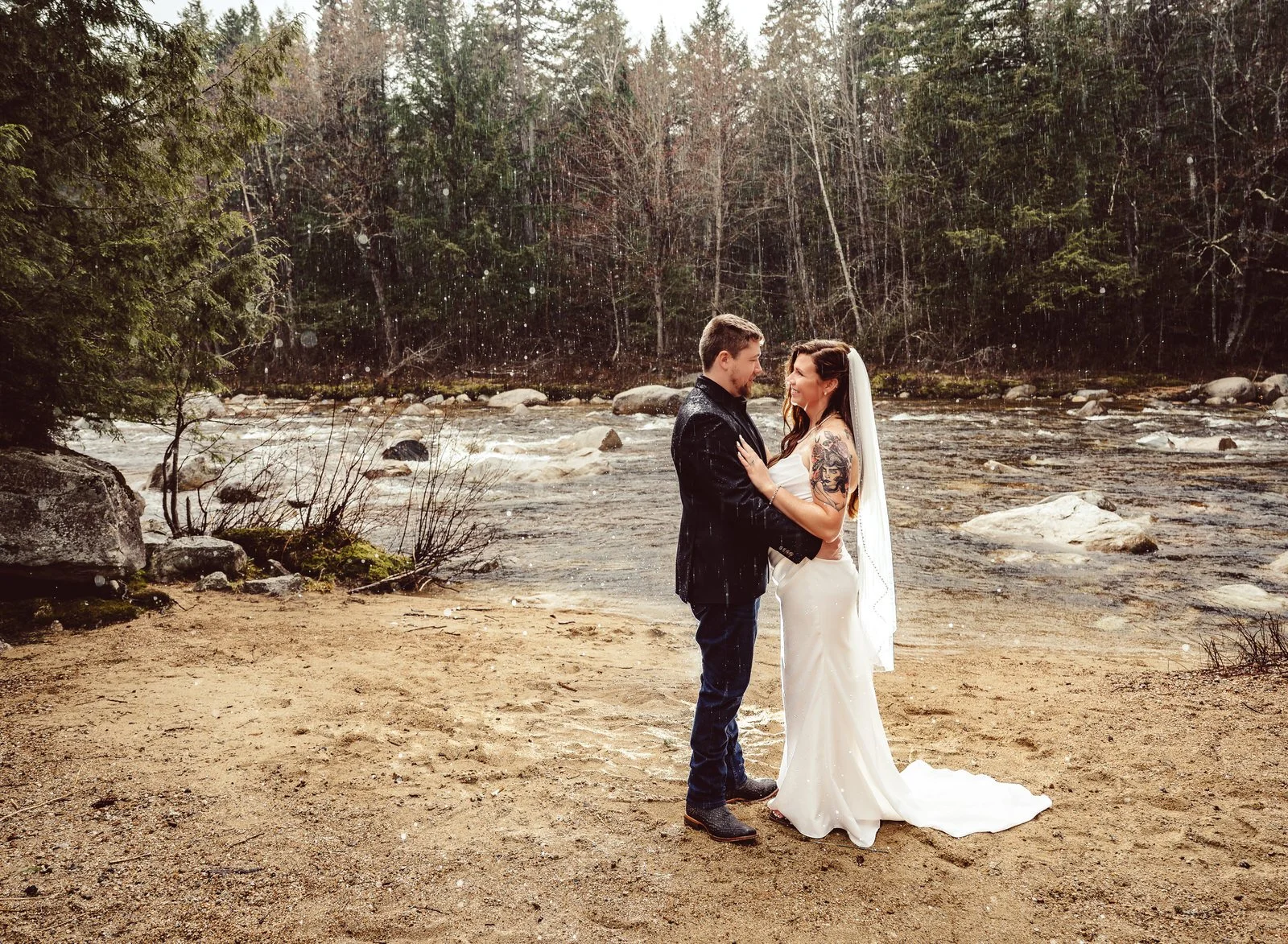 new-england-adventure-couple-mountain-elopement.jpg