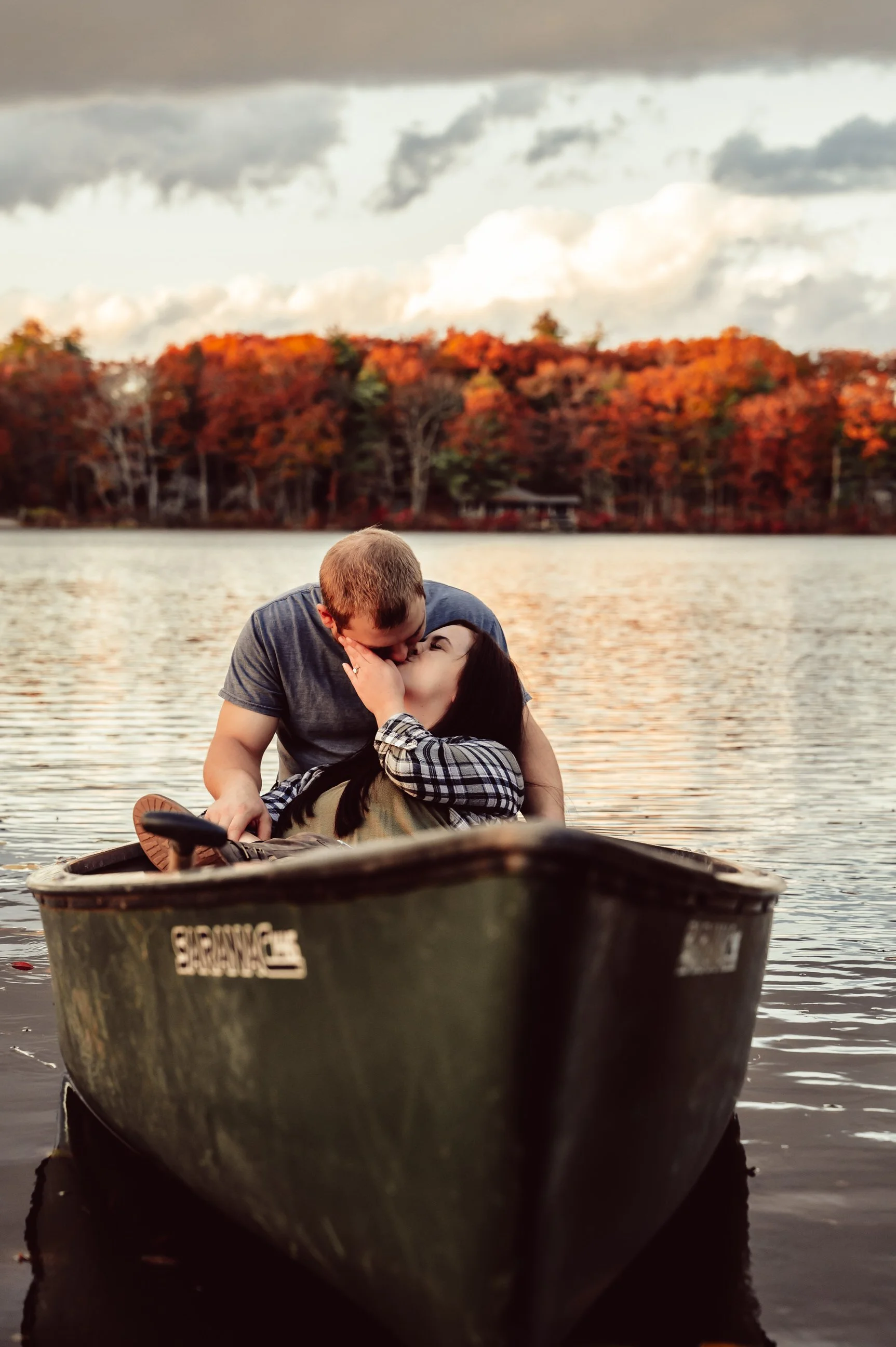 vibrant-new-hampshire-engagement-photography-canoe.jpg