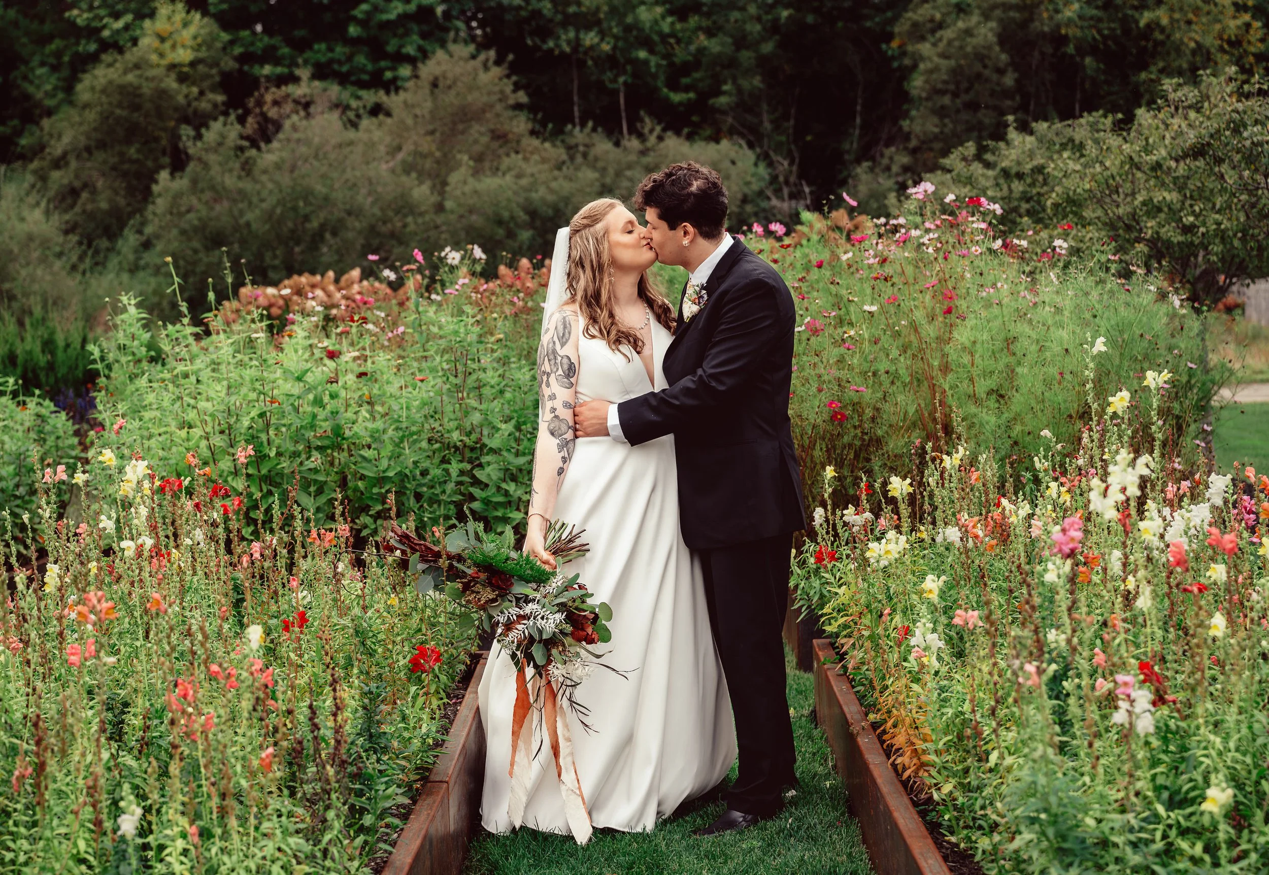 candid-new-hampshire-wedding-photographer-greenhouse.jpg
