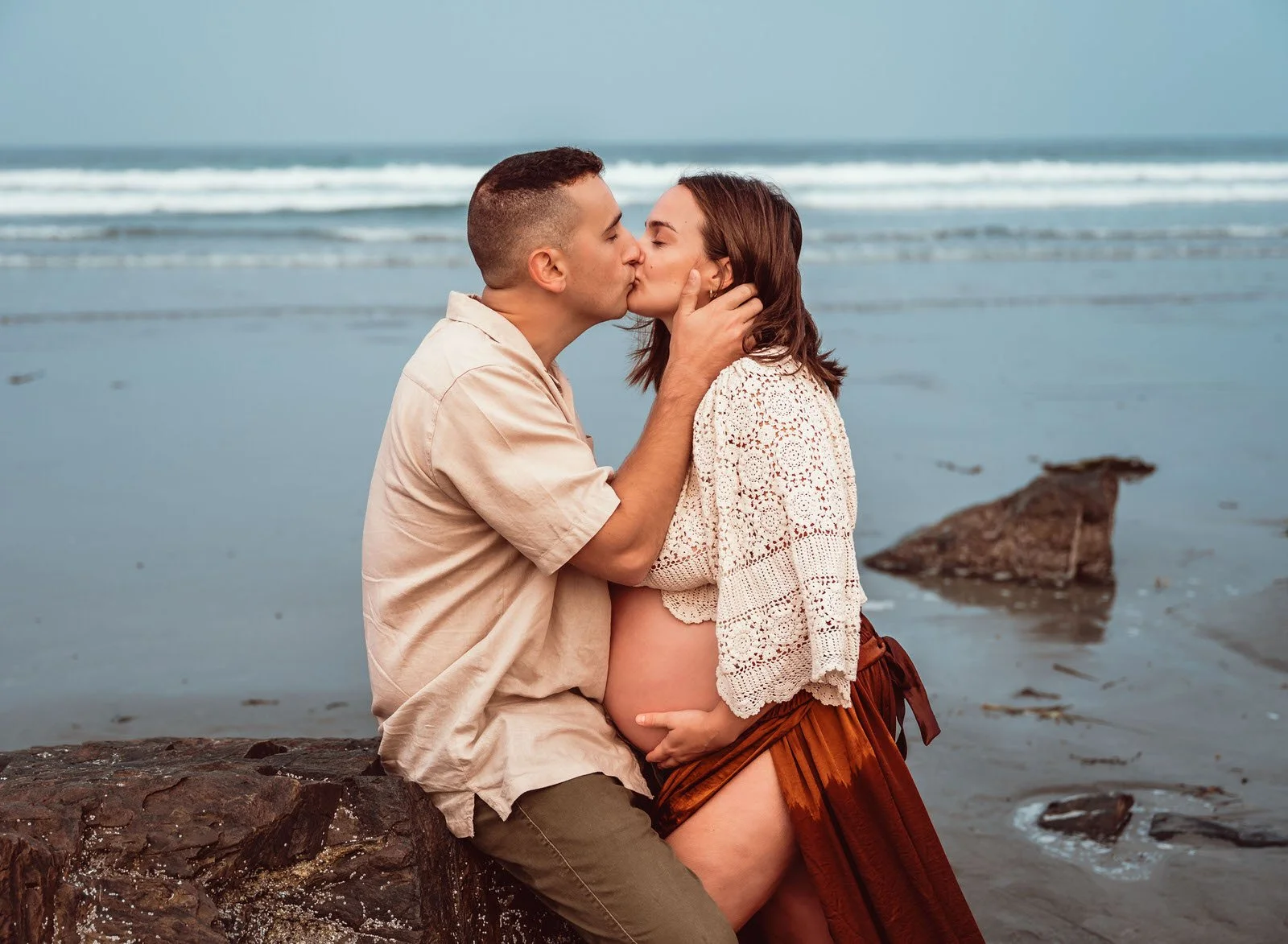 emotional-beach-maternity-photo-concord-nh.jpg