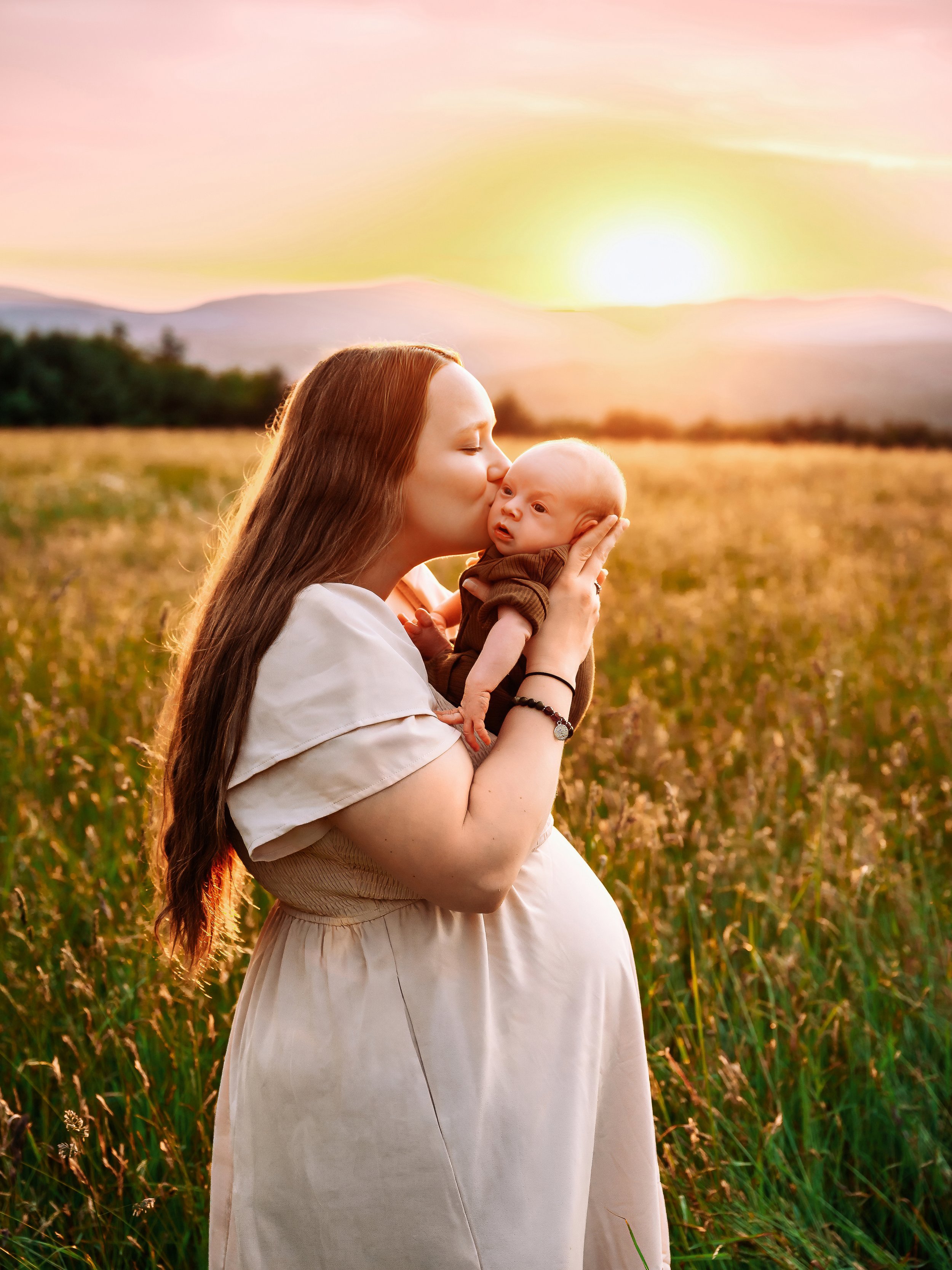 6-12-26 Isham Newborn -26.jpg