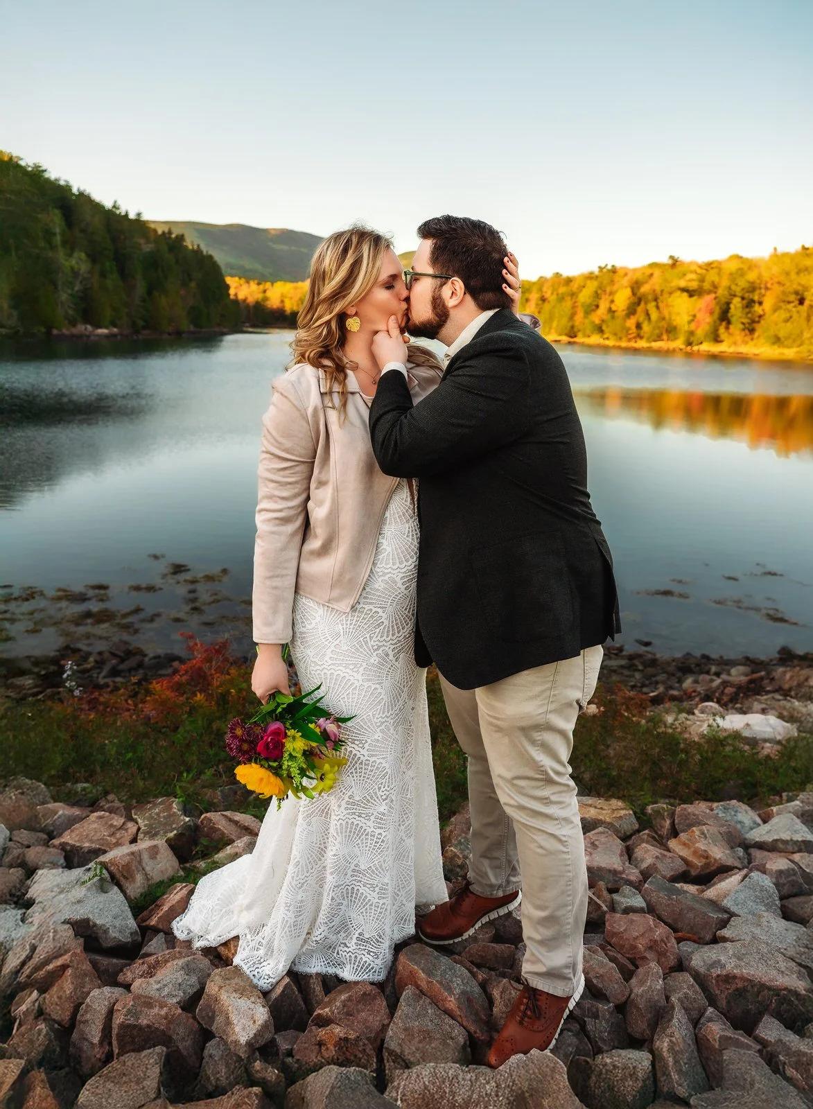 acadia elopement couple kissing