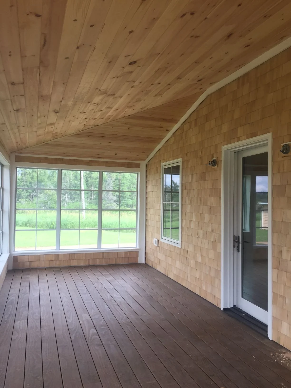 Annandale screen porch Kebony decking.jpg