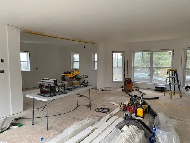 living  area looking Southwest 1.jpg