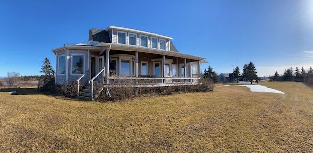 Cottage pano.jpg