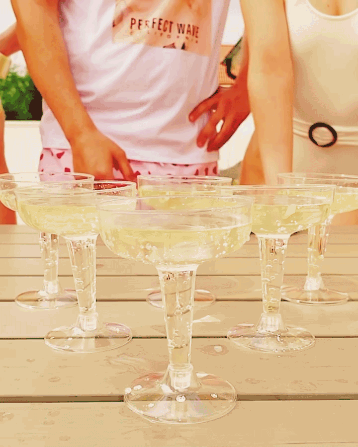 Summer_Vibes_Prosecco_Ball (1).gif