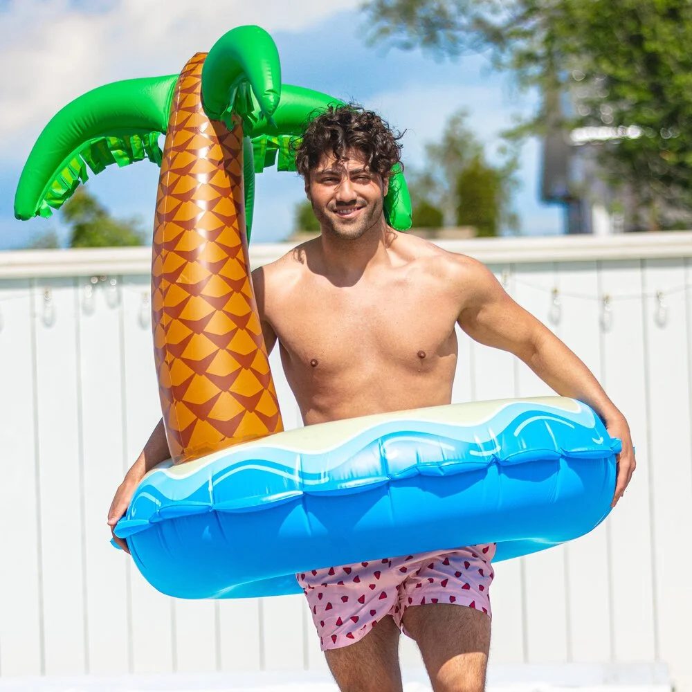 Copy: “30% off on all floats! 🦄 Get yours before it’s gone 😱”