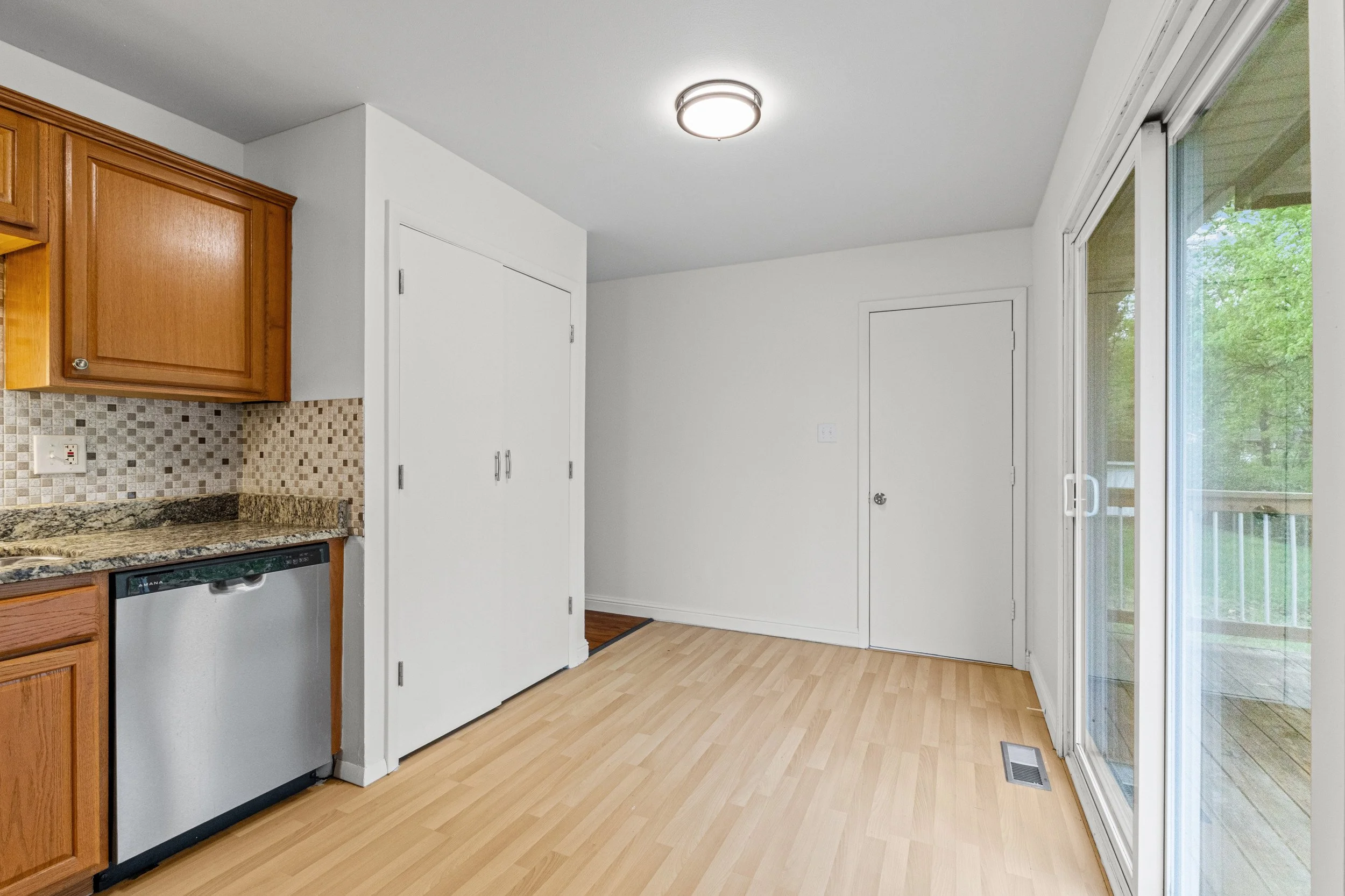 new_listing_mid_century_modern_kitchen_ranch_home_top_agent_rueben_wuerdeman_realtor_st_louis_mo.jpg
