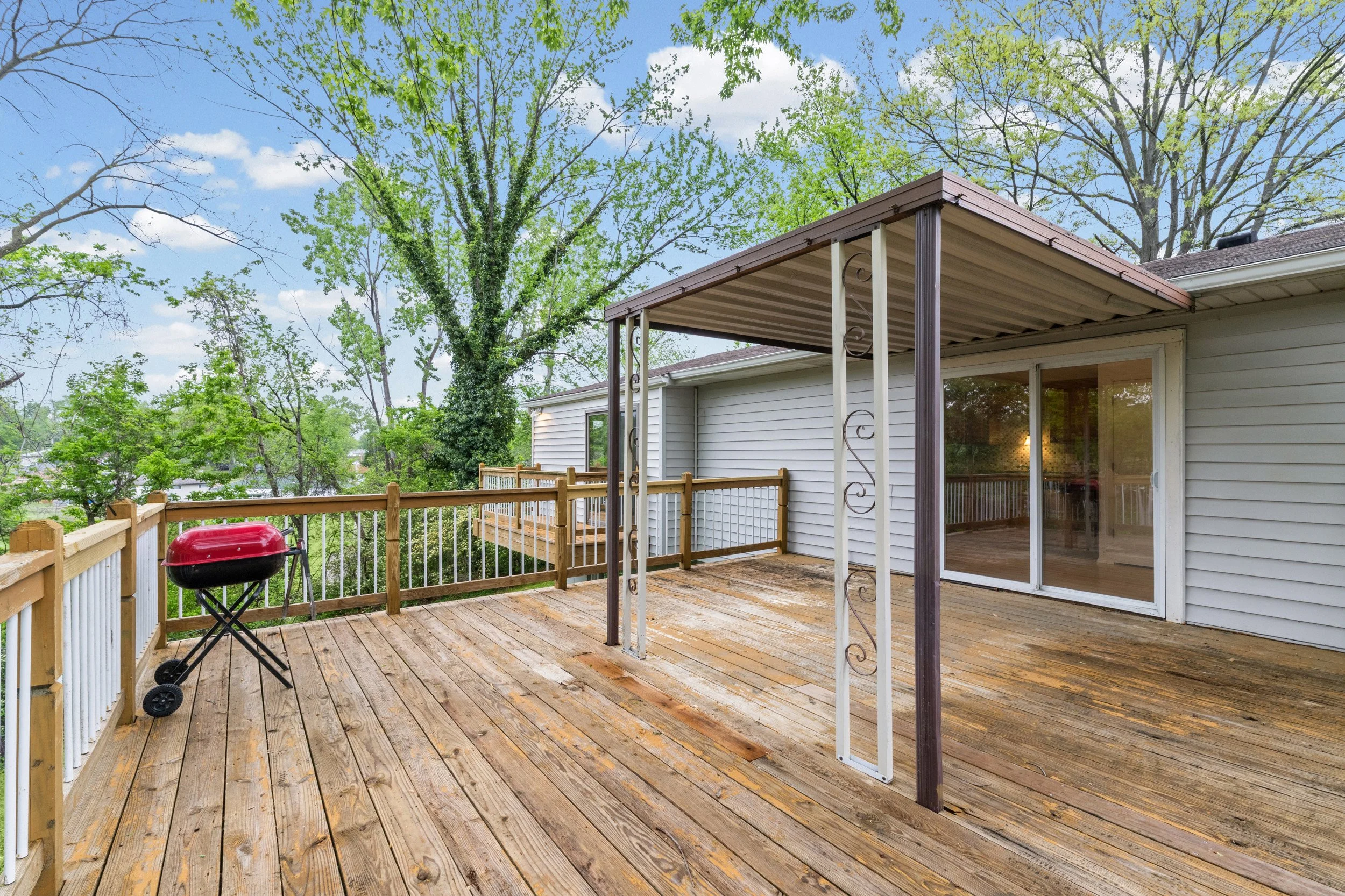 new_listing_mid_century_modern_deck_ranch_home_top_agent_rueben_wuerdeman_realtor_st_louis_mo.jpg