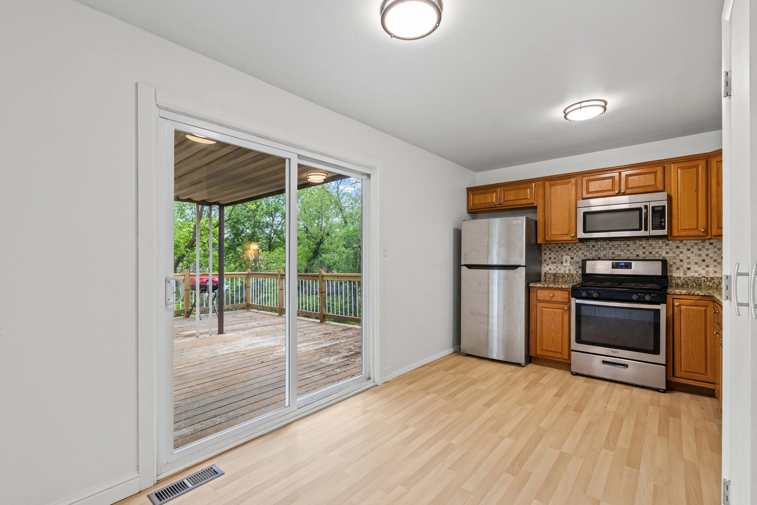 new_listing_mid_century_modern_kitchen_deck_ranch_home_top_agent_rueben_wuerdeman_realtor_st_louis_mo.jpg