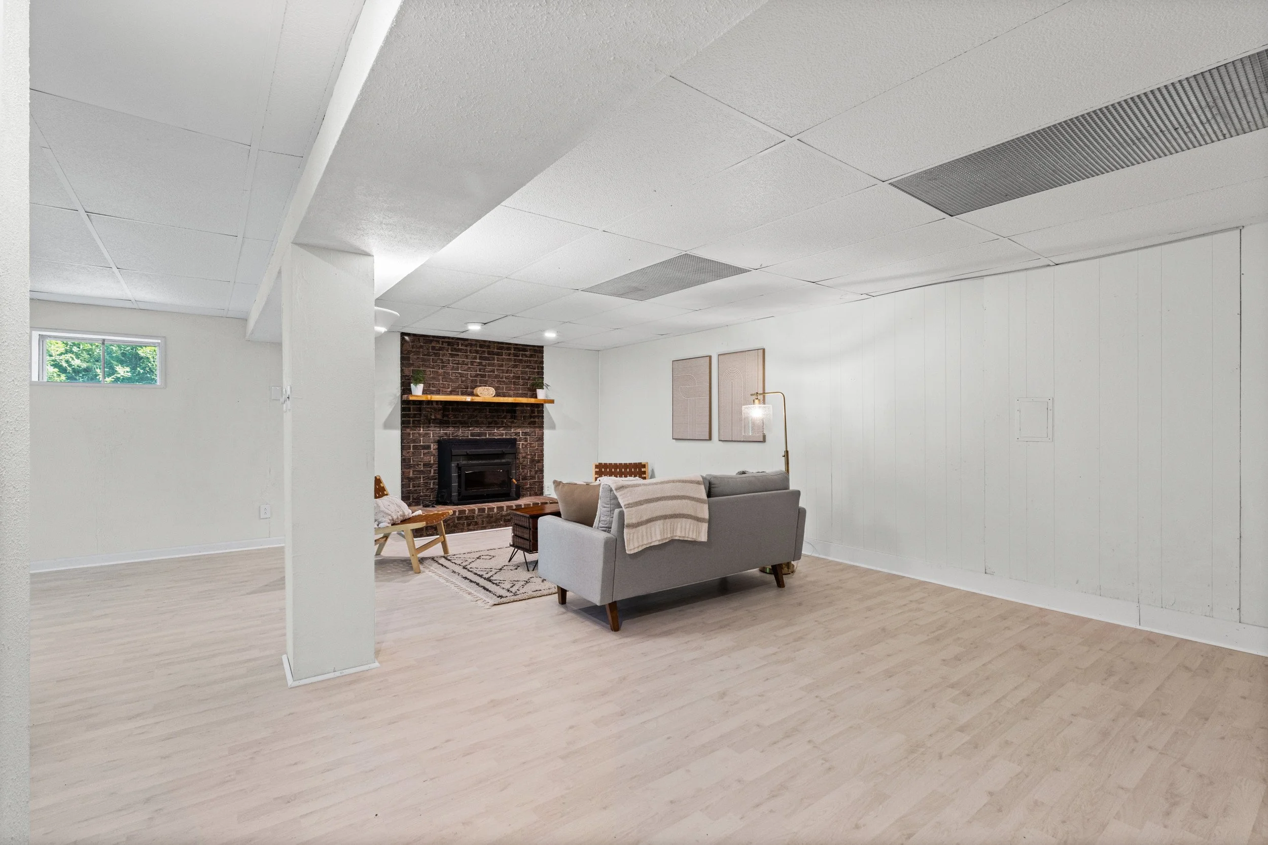 new_listing_mid_century_modern_fireplace_ranch_home_top_agent_rueben_wuerdeman_realtor_st_louis_mo.jpg