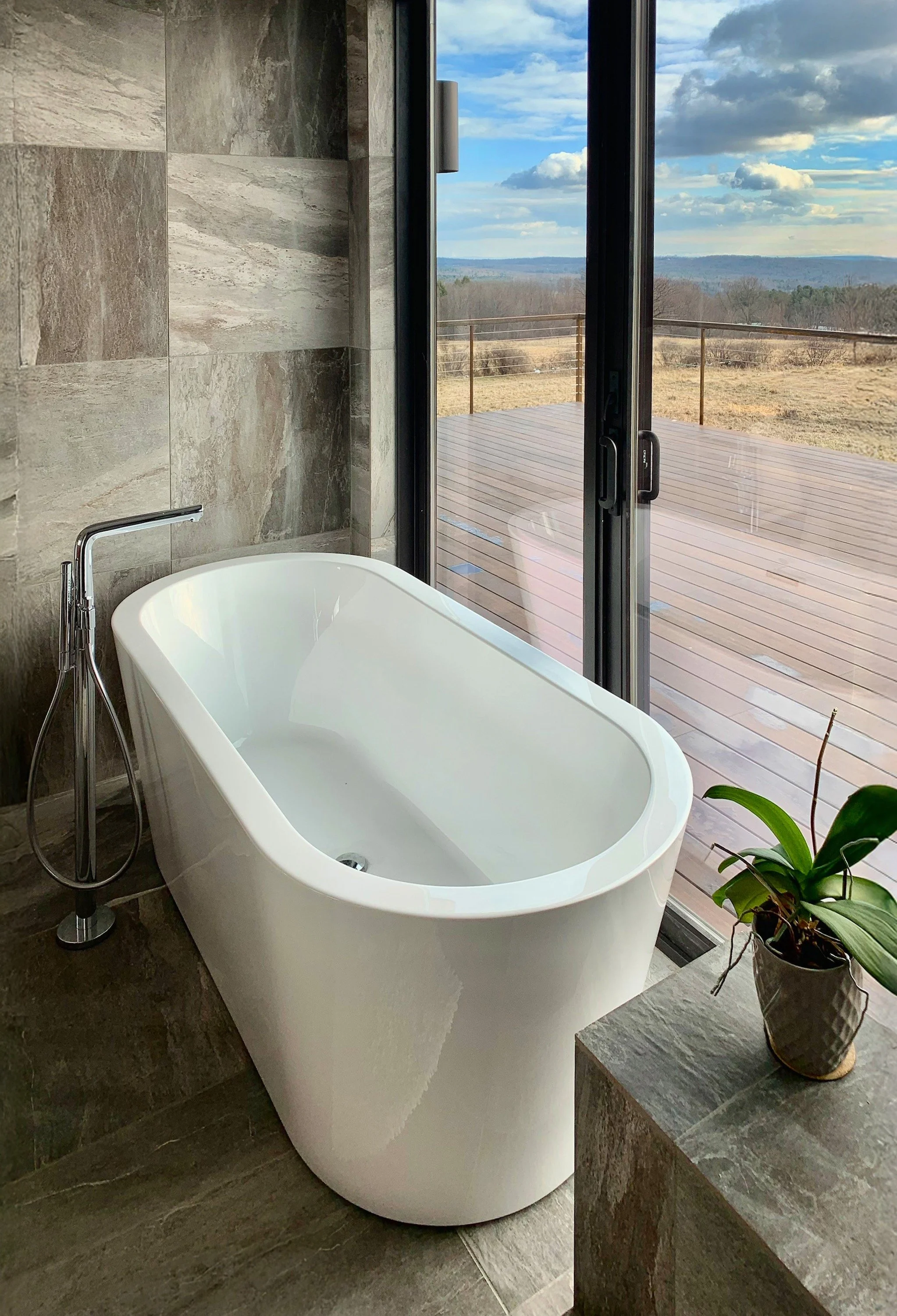 Medusa interior image of bathroom.