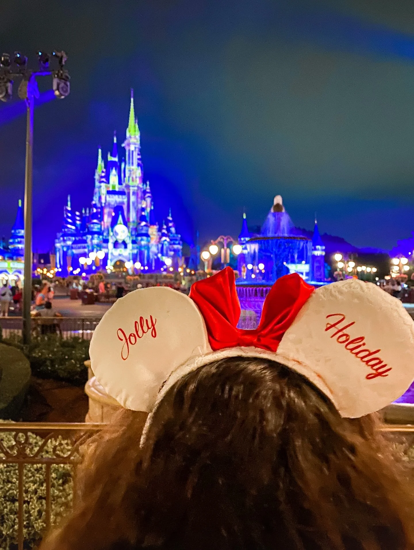 Cinderella&rsquo;s castle at night is simply just the best ✨Let&rsquo;s start planning your trip to experience this for yourself! Send me an email today and your trip can be a reality in no time ✨
.
.
Hi, I&rsquo;m Ang Maff on Main Street! I&rsquo;m 