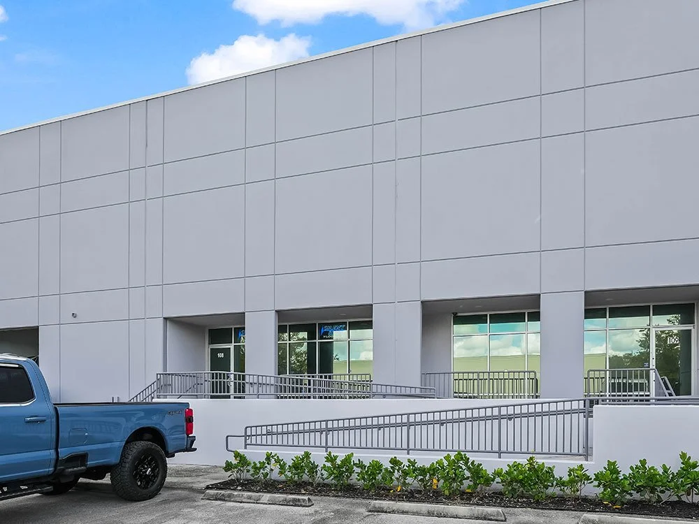 1700 35th St – Class A Flex Space