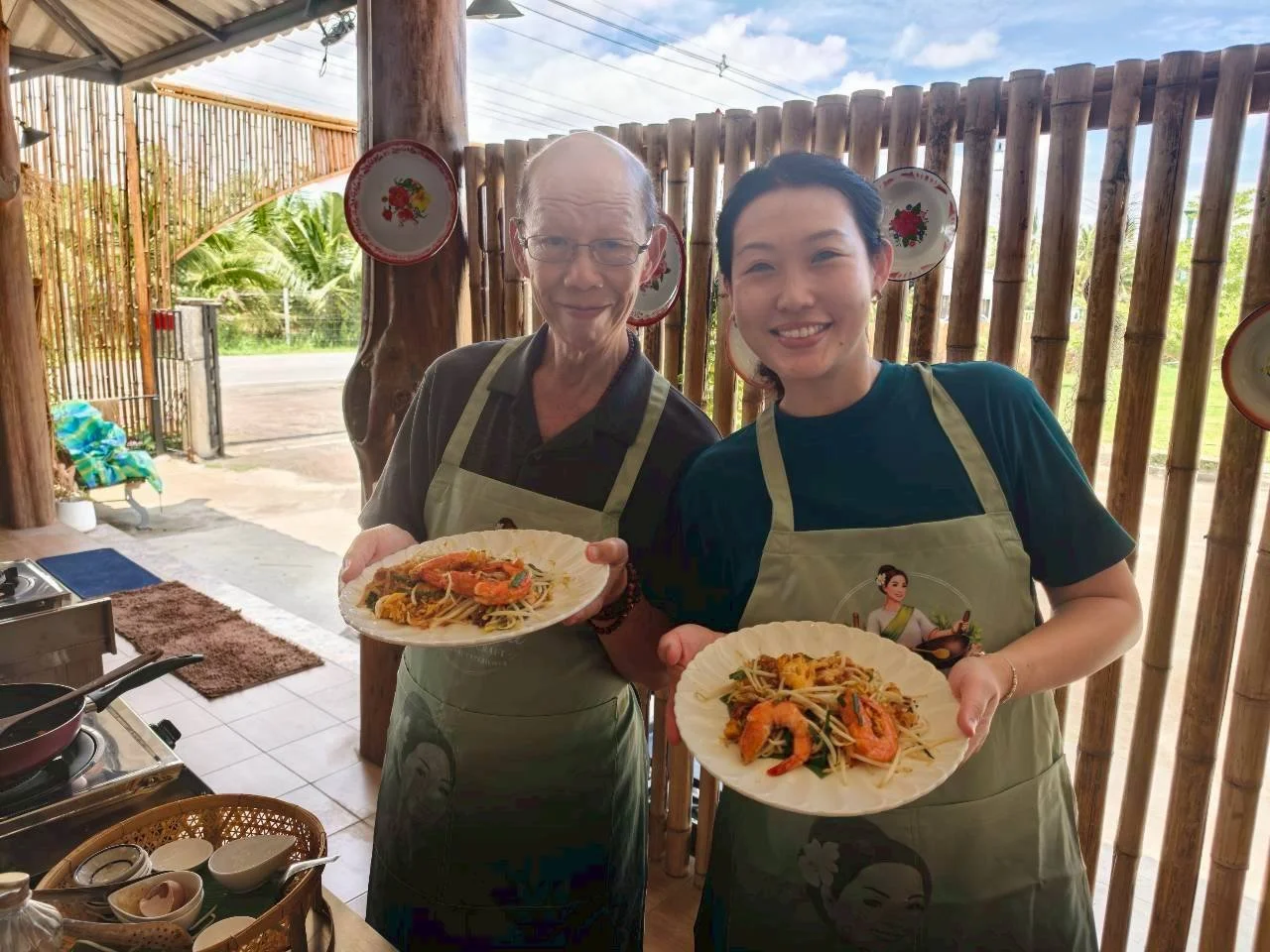 LINE_ALBUM_Khun Lee and family_260520_22.jpg