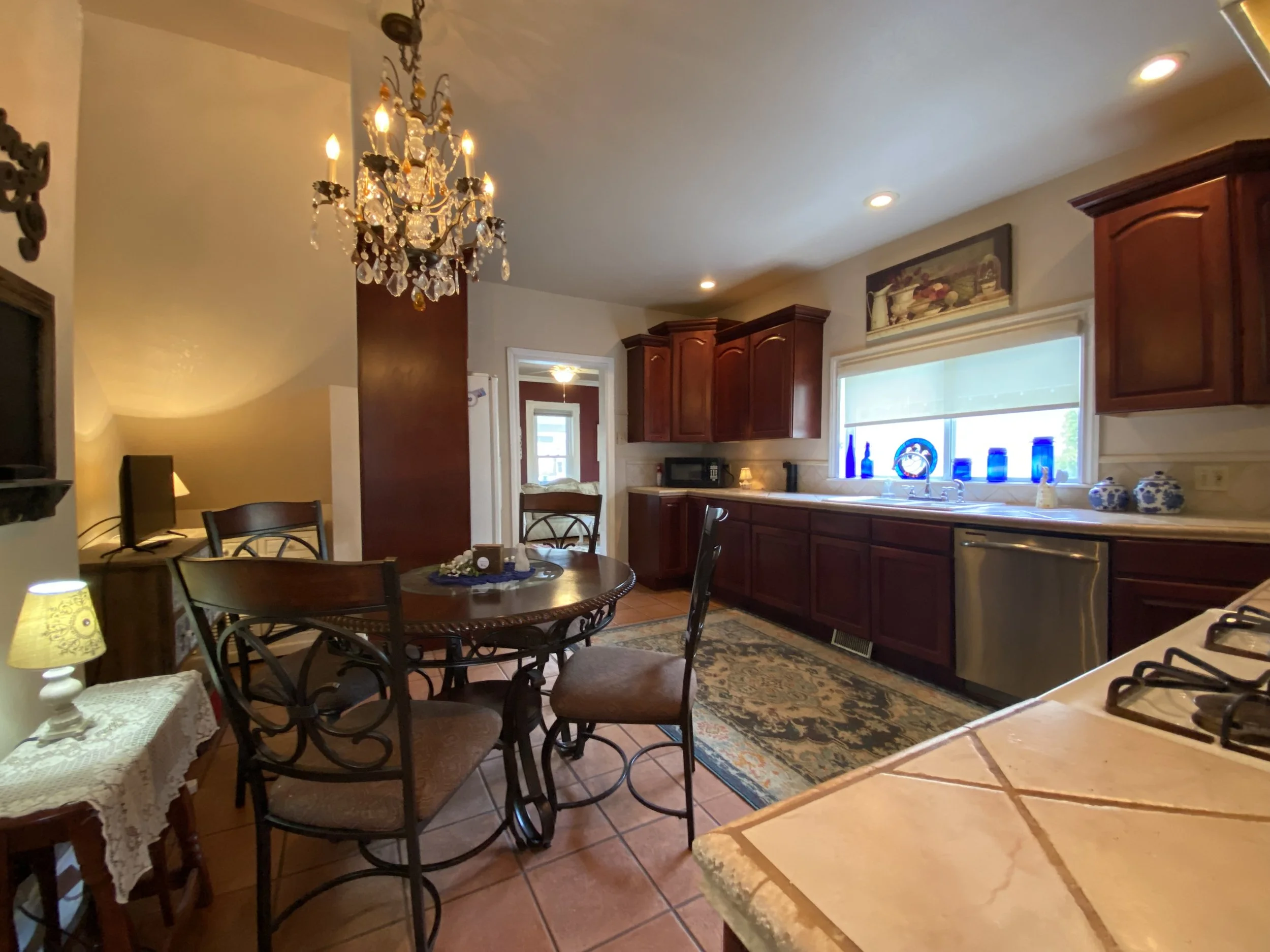 inside - kitchen 4.jpg