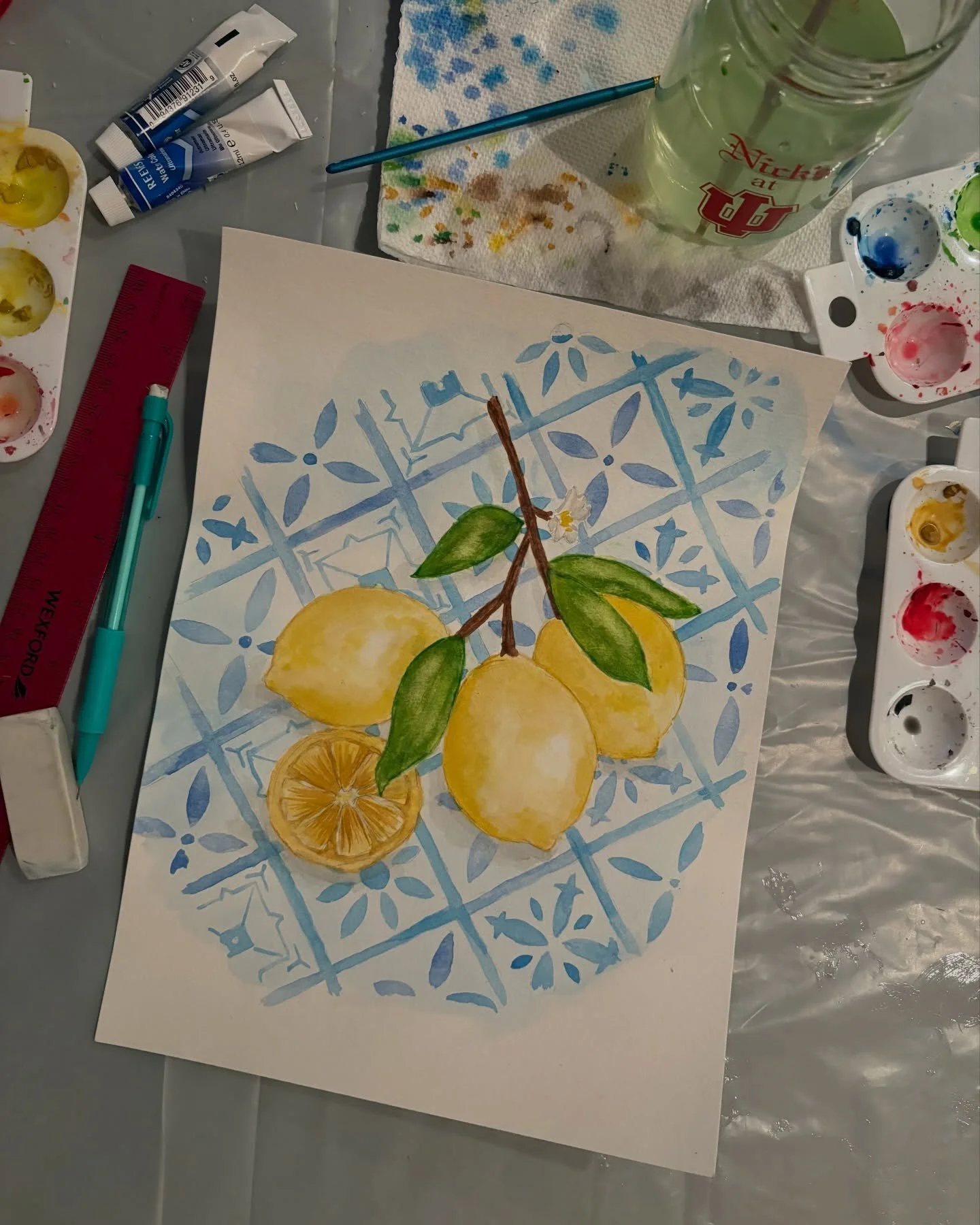 A 60 degree day in February has us thinking of summer vibes 🍋🍋🍋

#watercolor #lemon #chicagoartist #painting #showingmyart