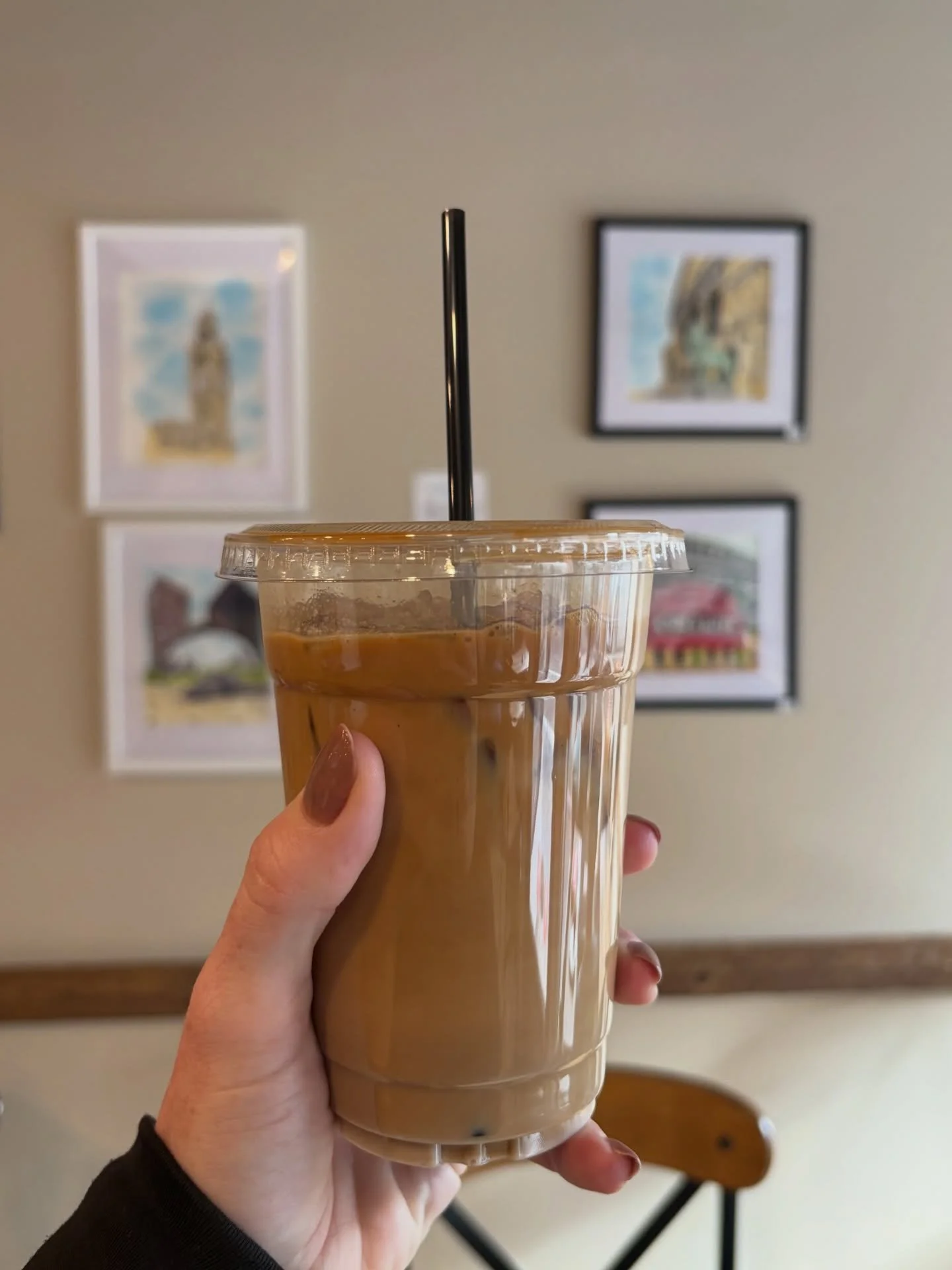 Chicago friends! Don&rsquo;t forget you can visit (or purchase!) some of my artwork at @doppiocoffeehouse19 ☕️🎨😊

#chicagoartist #localart #chicagoartisans #coffeeshopart #chicagoart