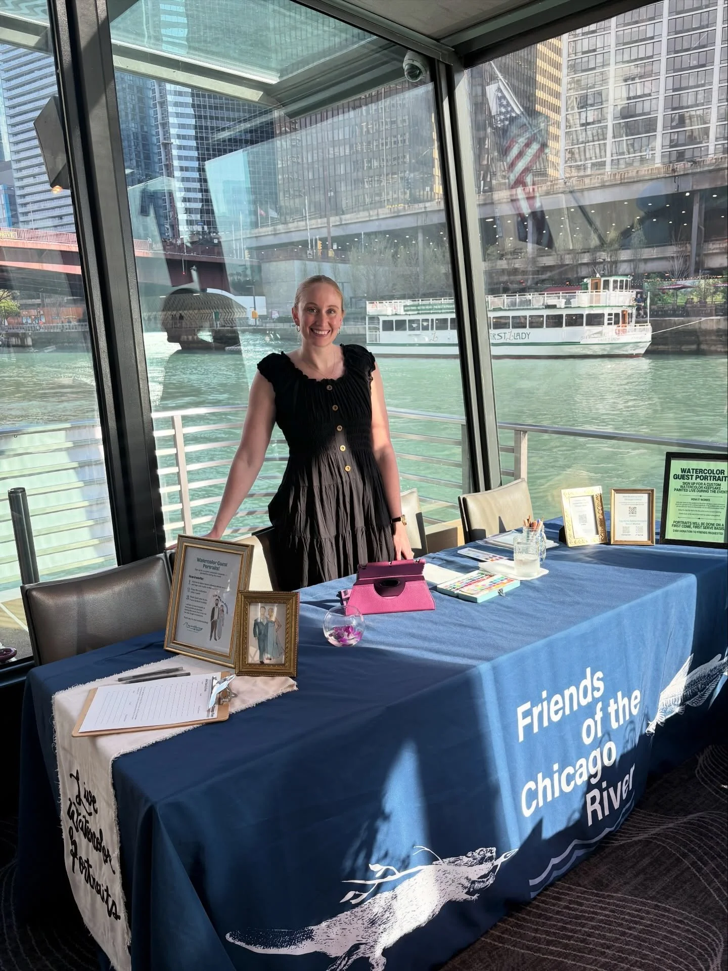 Had the best time painting portraits at @friendsofthechicagoriver annual Big Fish Gala! 

Nothing beats the backdrop of the city of Chicago from the river. It was an honor to be a part of this awesome charity event, thank you again for having me!

#c