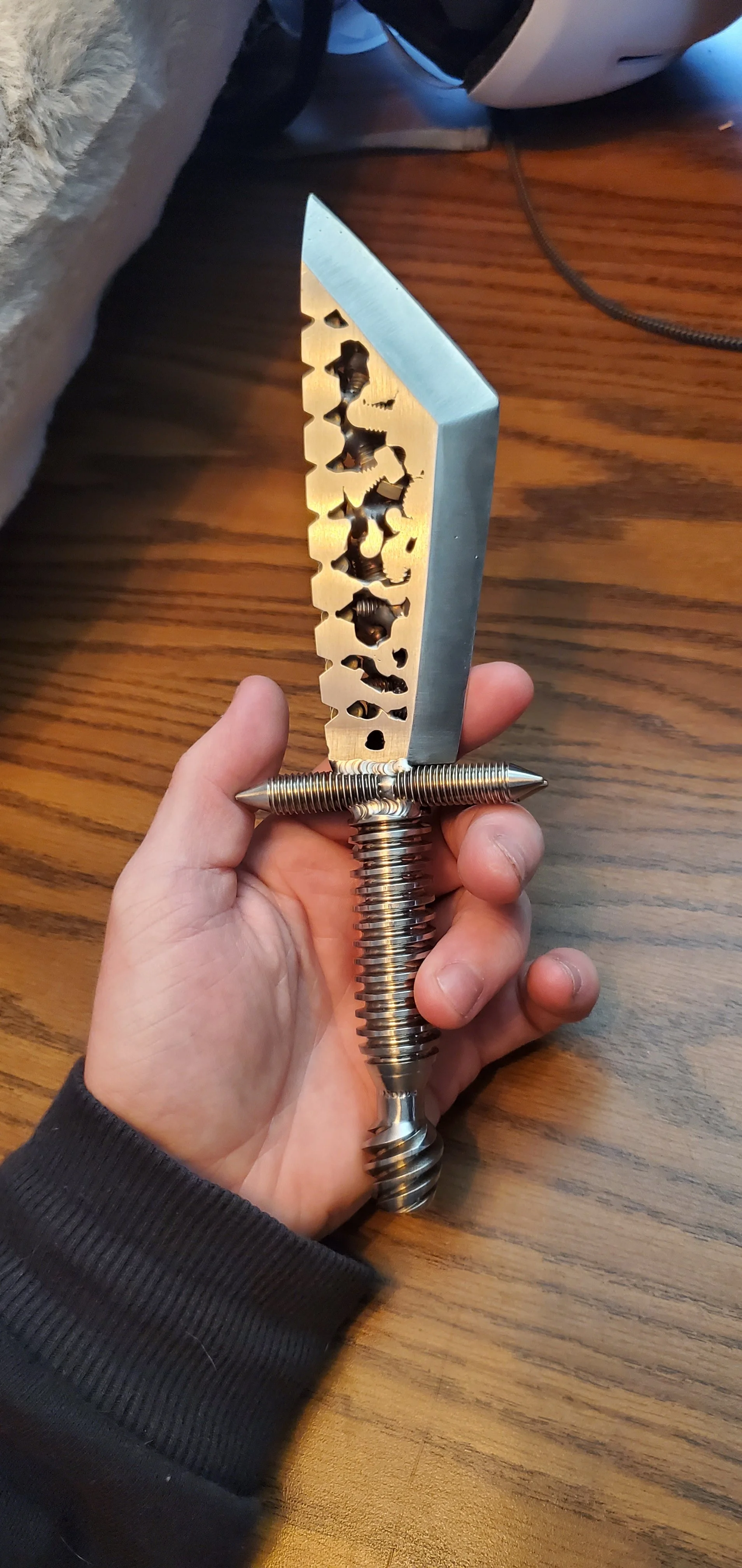 Dragon dagger ( nuts)
