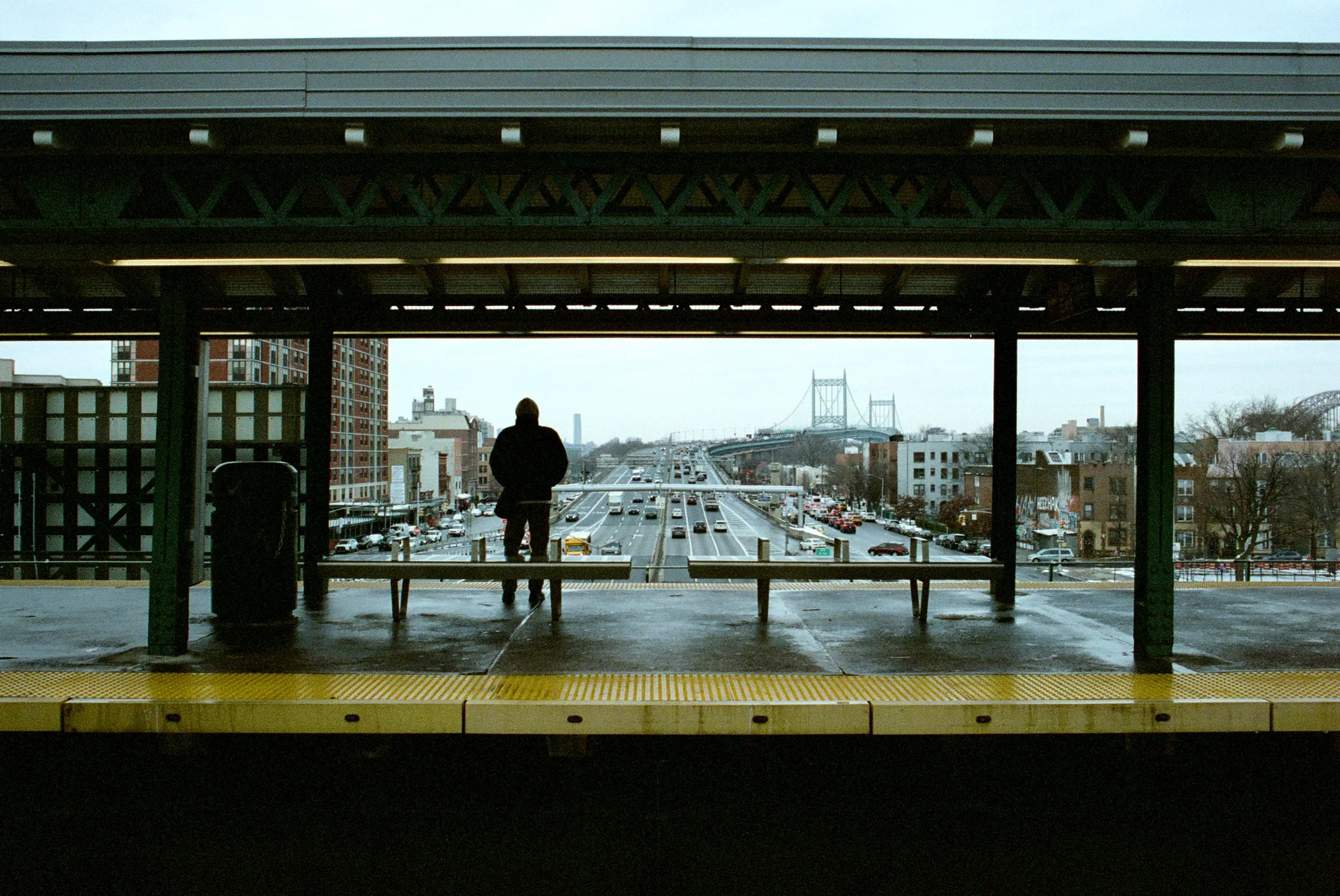 Looking over the RFK Bridge, Astoria, Queens, December 2024.jpg