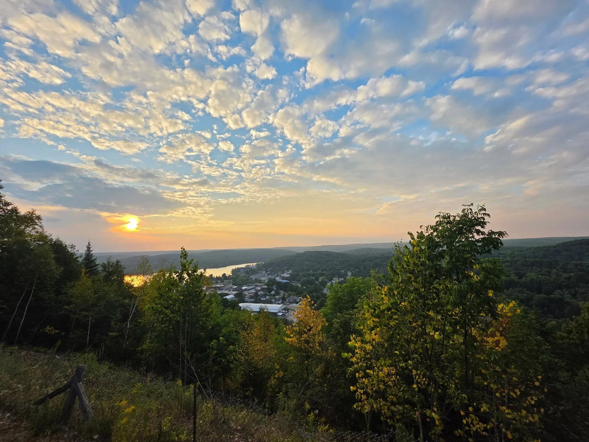 Skyline Park, image of Haliburton as fall rolls in.