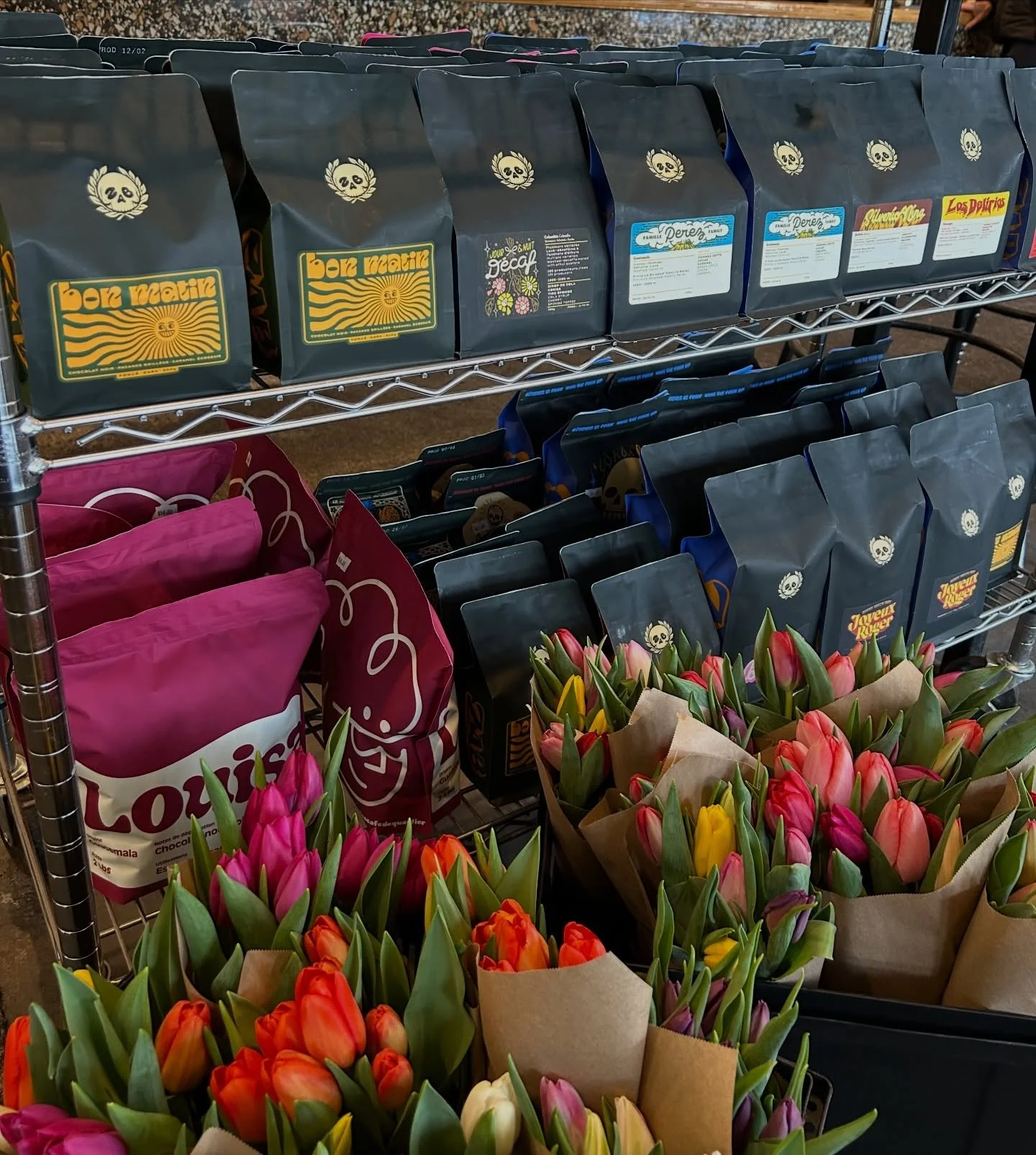 Le printemps est &agrave; nos portes. 🌷 Les embauches pour l&rsquo;&eacute;t&eacute; d&eacute;buteront bient&ocirc;t. N&rsquo;h&eacute;sitez pas &agrave; nous envoyer votre CV au info@louisacafedequartier.ca

- barista, service, cuisine, plonge