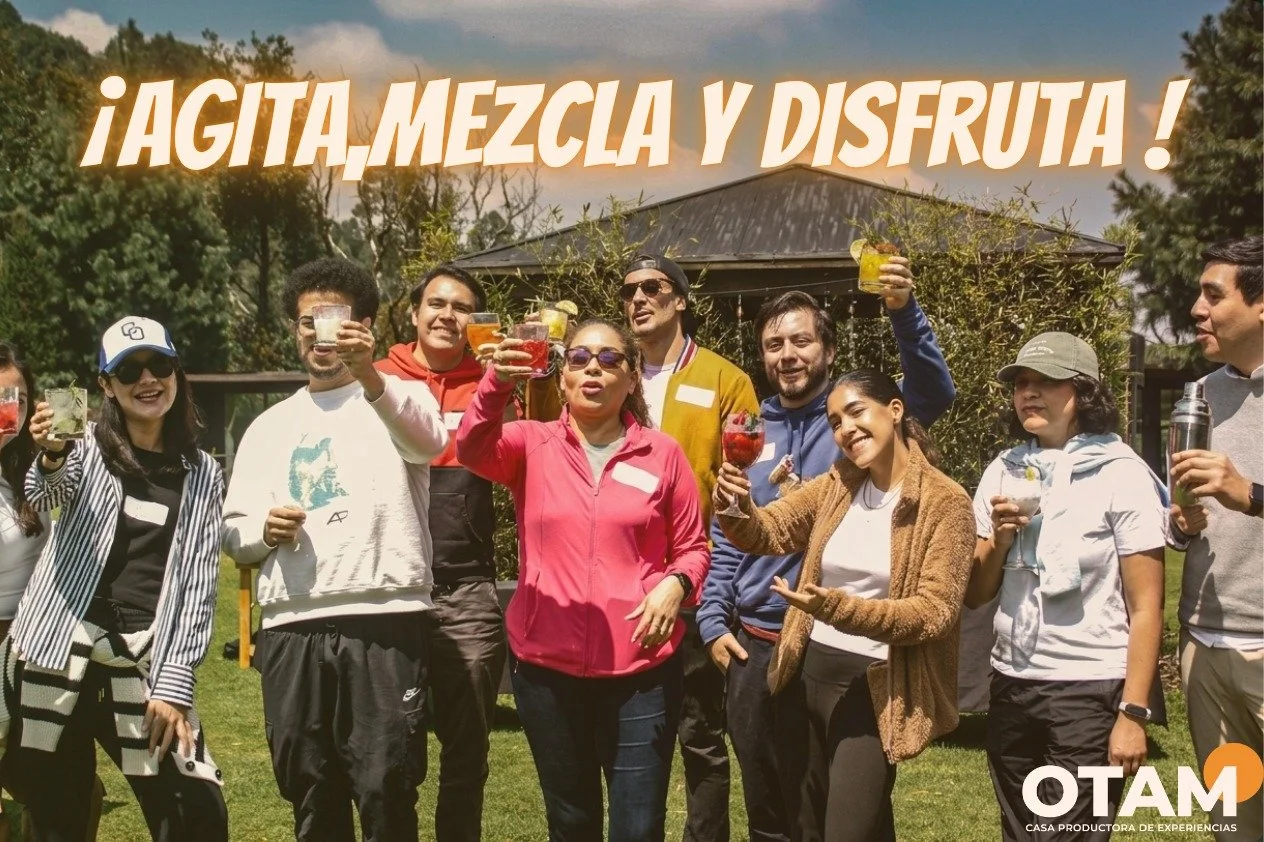 🍹 &iquest;Aficionado a los c&oacute;cteles o el pr&oacute;ximo maestro de la barra?
Olv&iacute;date de solo llegar y pedir lo de siempre. Es hora de que t&uacute; muevas el shaker.

En nuestro Taller de Mixolog&iacute;a de OTAM, no venimos a seguir 