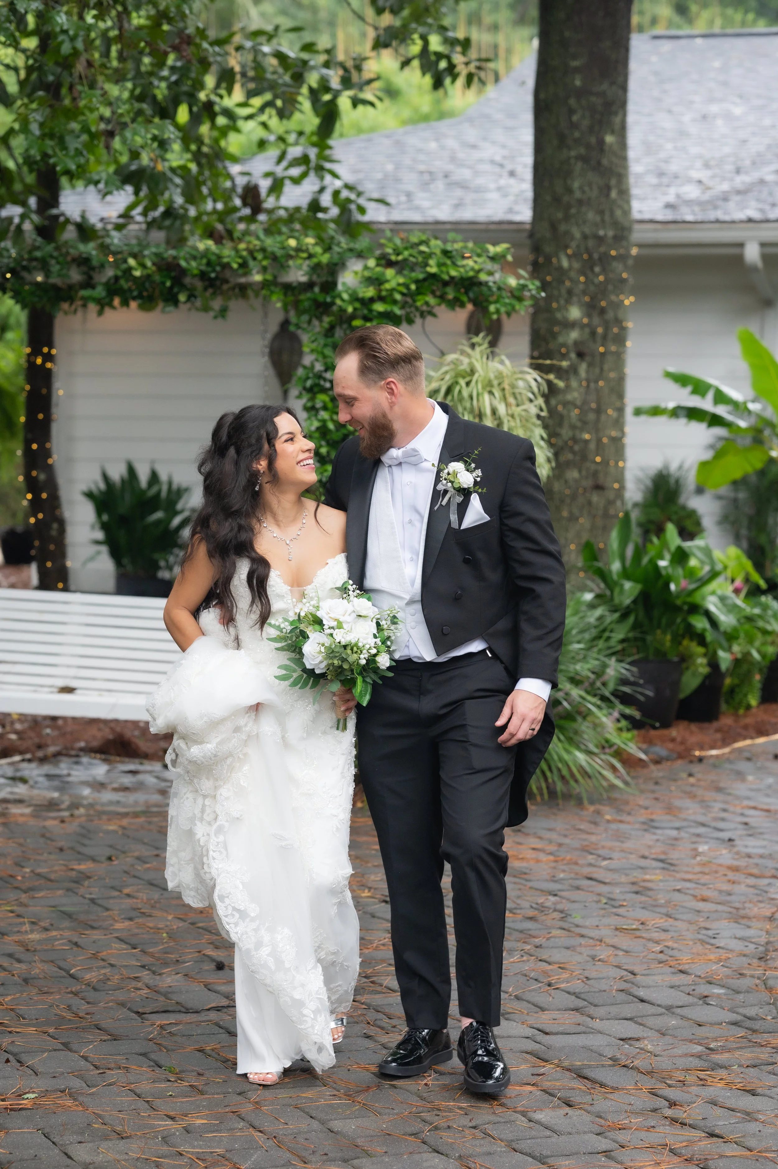 The Mackey House wedding in Savannah, Georgia photographed by OMOS Photography