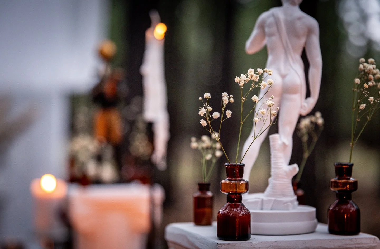 Placed with intention.
It&rsquo;s the smallest details that make it feel right.

#undertherune #ritualdesign #intentionalgathering #designwithpurpose #tablescapedetails