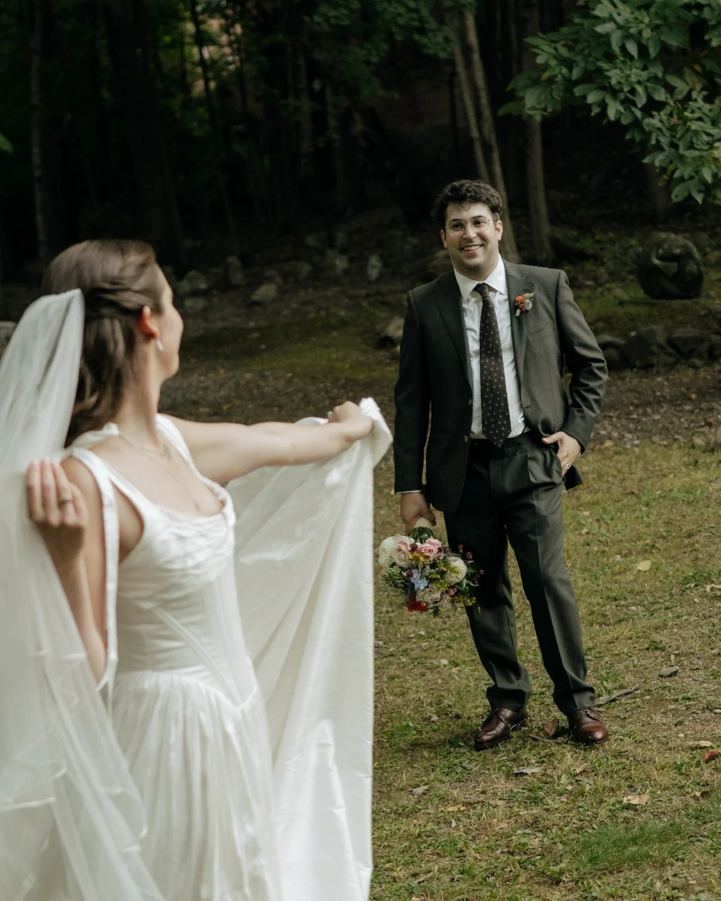 One of our favorite wedding days last summer with the dreamiest duo, Isabel &amp; Jeremy ❣️

Photo @oliviafaith_ 
Planner @wedo.events 
Hair &amp; Makeup @beautini 
Venue @garnerartscenter 
Florist @kc_creations1 
Dress @lovelybridenyc @ruedeseinebri