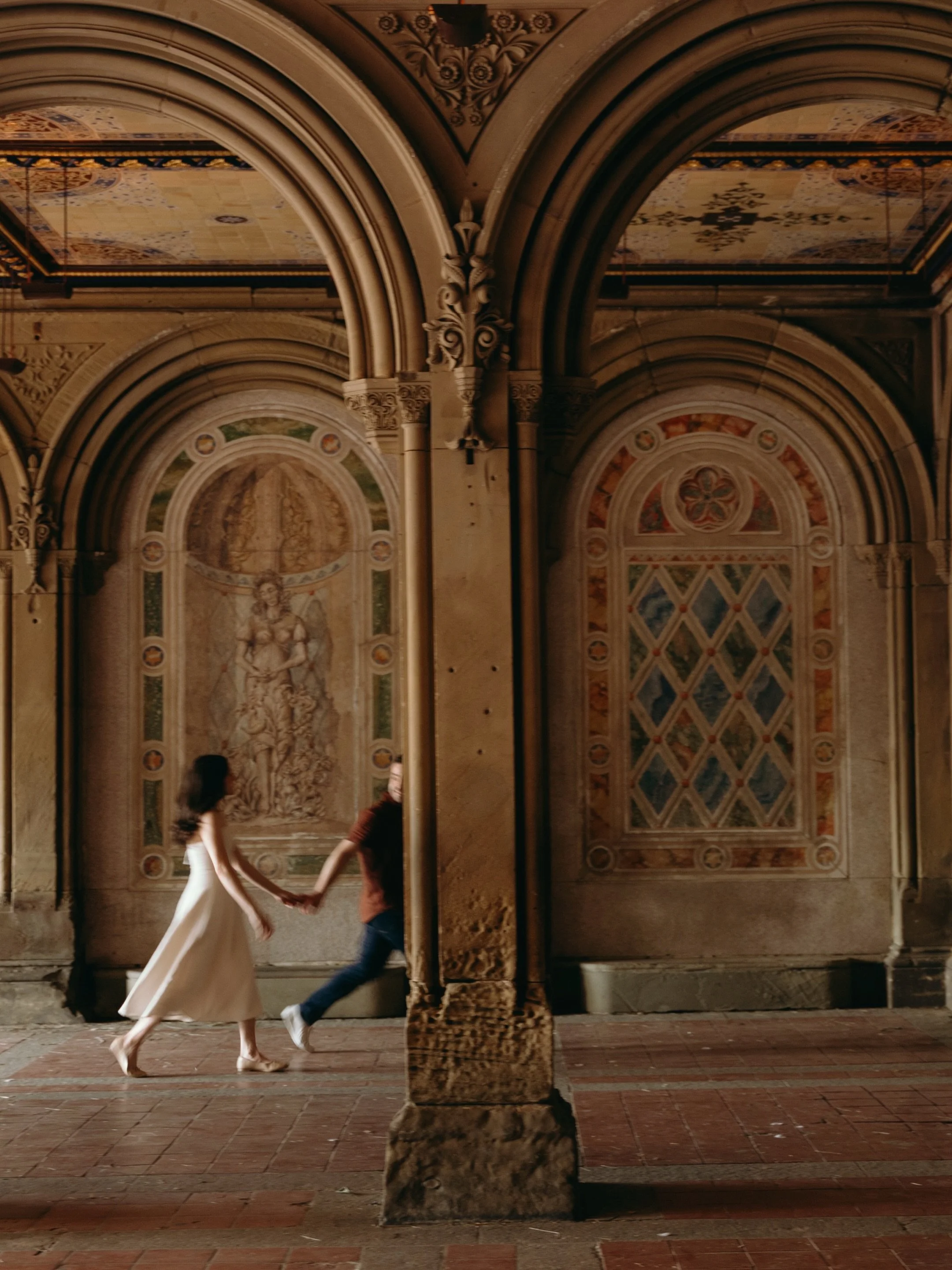 Melanie &amp; Zach and the warm light of Central Park at golden hour