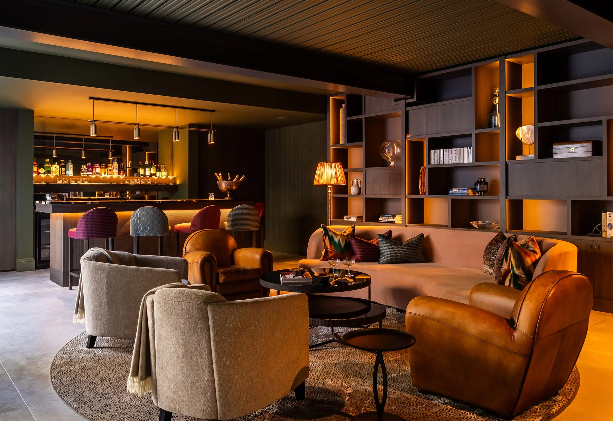 Luxury cocktail bar speakeasy photography by Elina Pasok - Elina in Focus