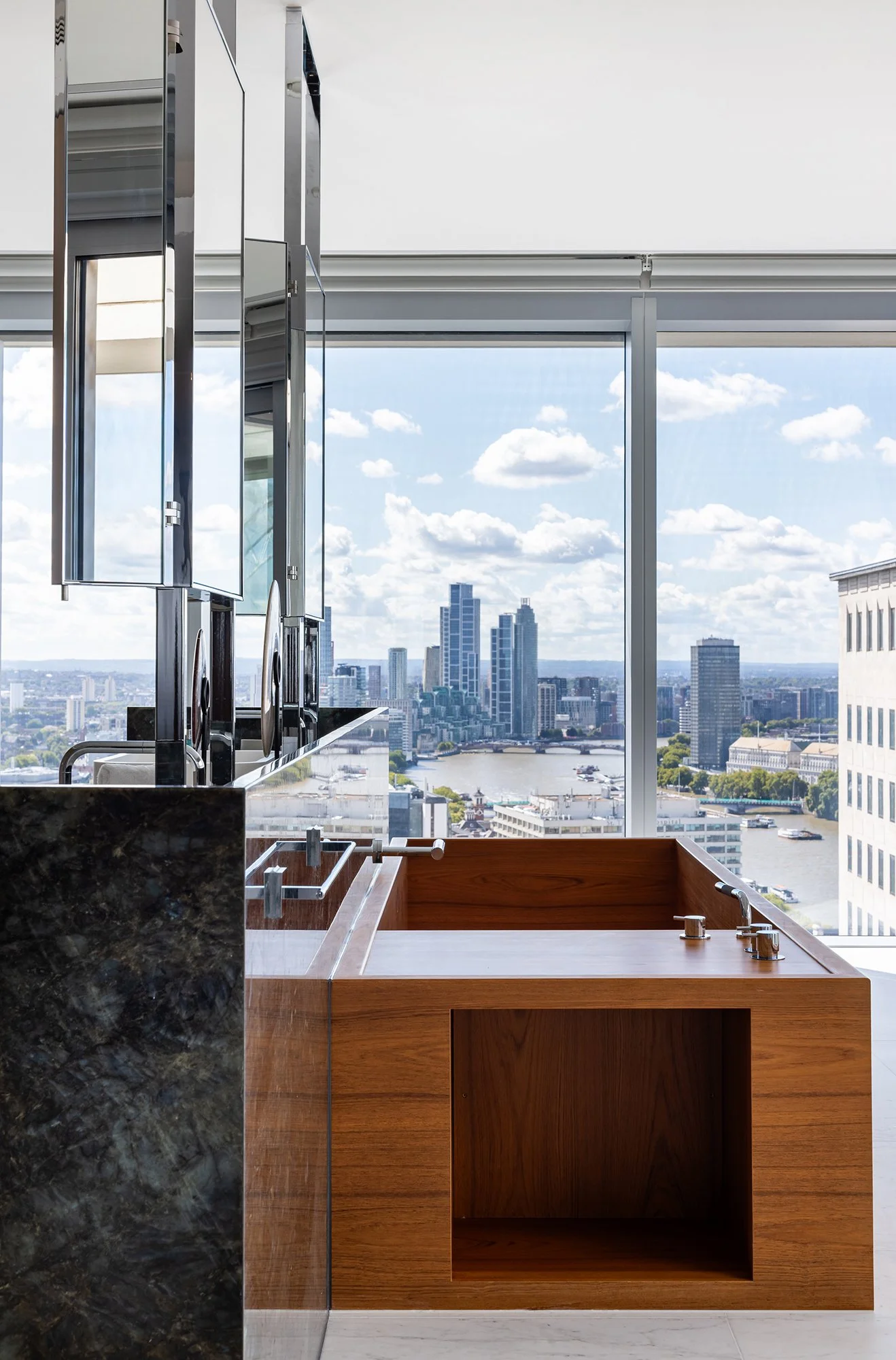 Hotel suite photography by Elina Pasok - Elina in Focus