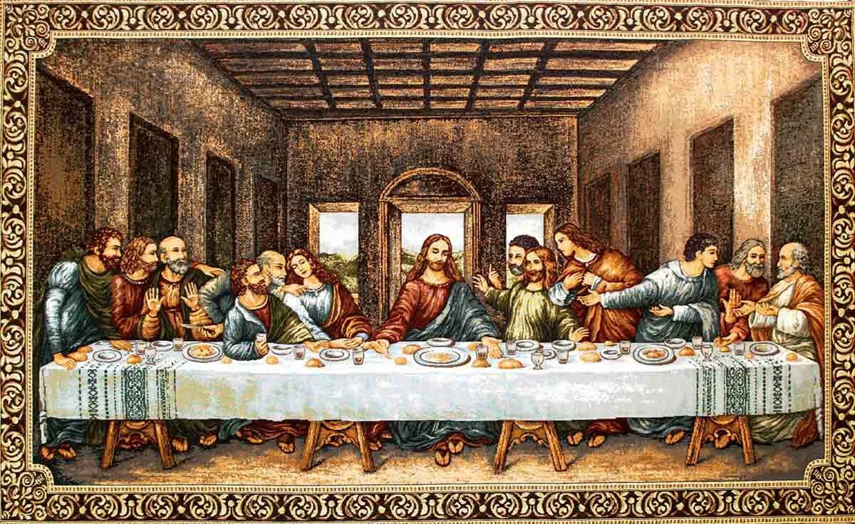 La pintura llamada La Última Cena representa a Jesús con sus discípulos en una mesa larga en una habitación. Jesús está en el centro, rodeado de los apóstoles en diferentes gestos y expresiones, algunos con manos levantadas o en actitud de conversación.